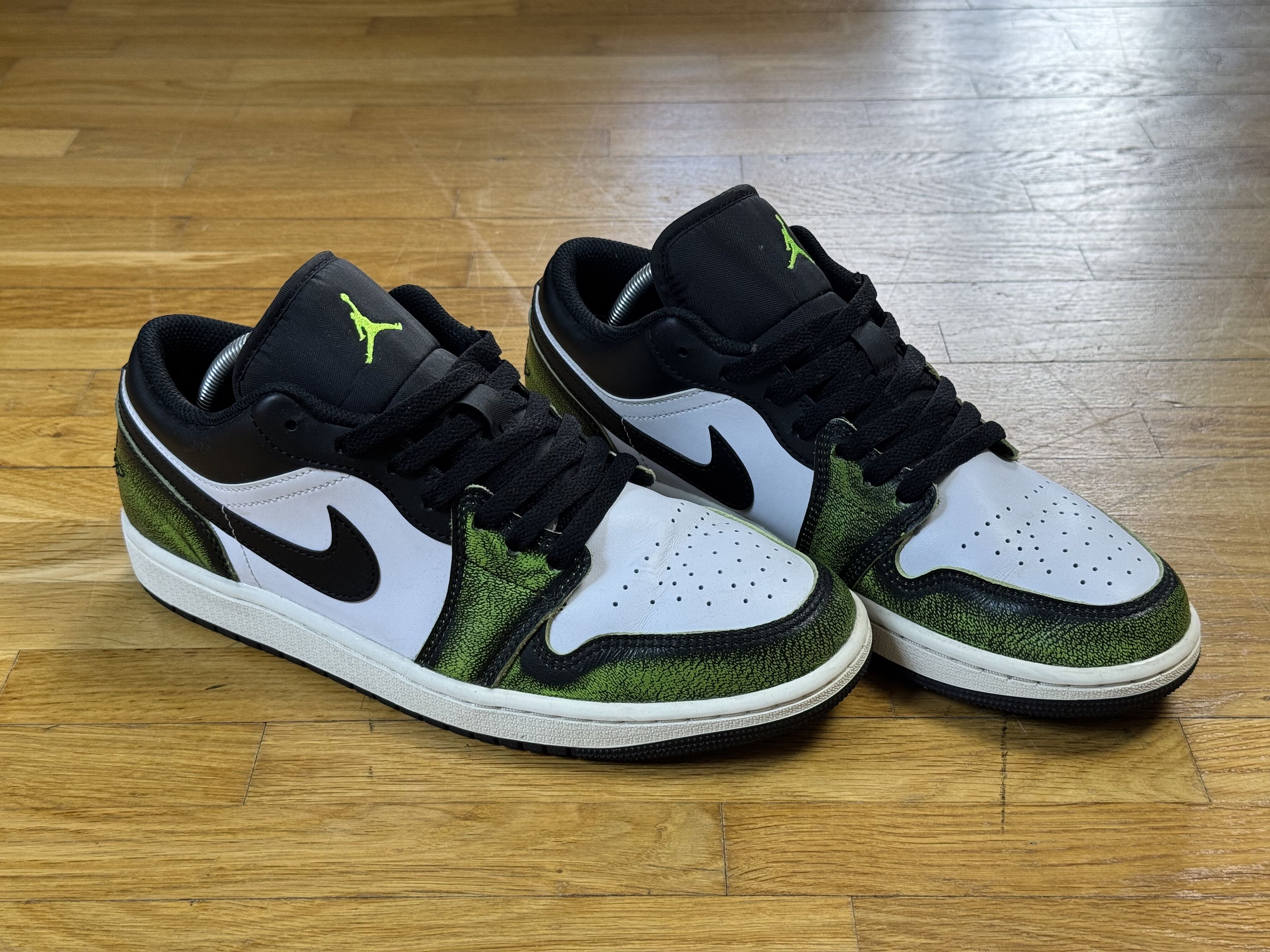 Nike Shoes NIKE AIR JORDAN 1 low electric green Size US 9 / EU 42 - 7 Thumbnail