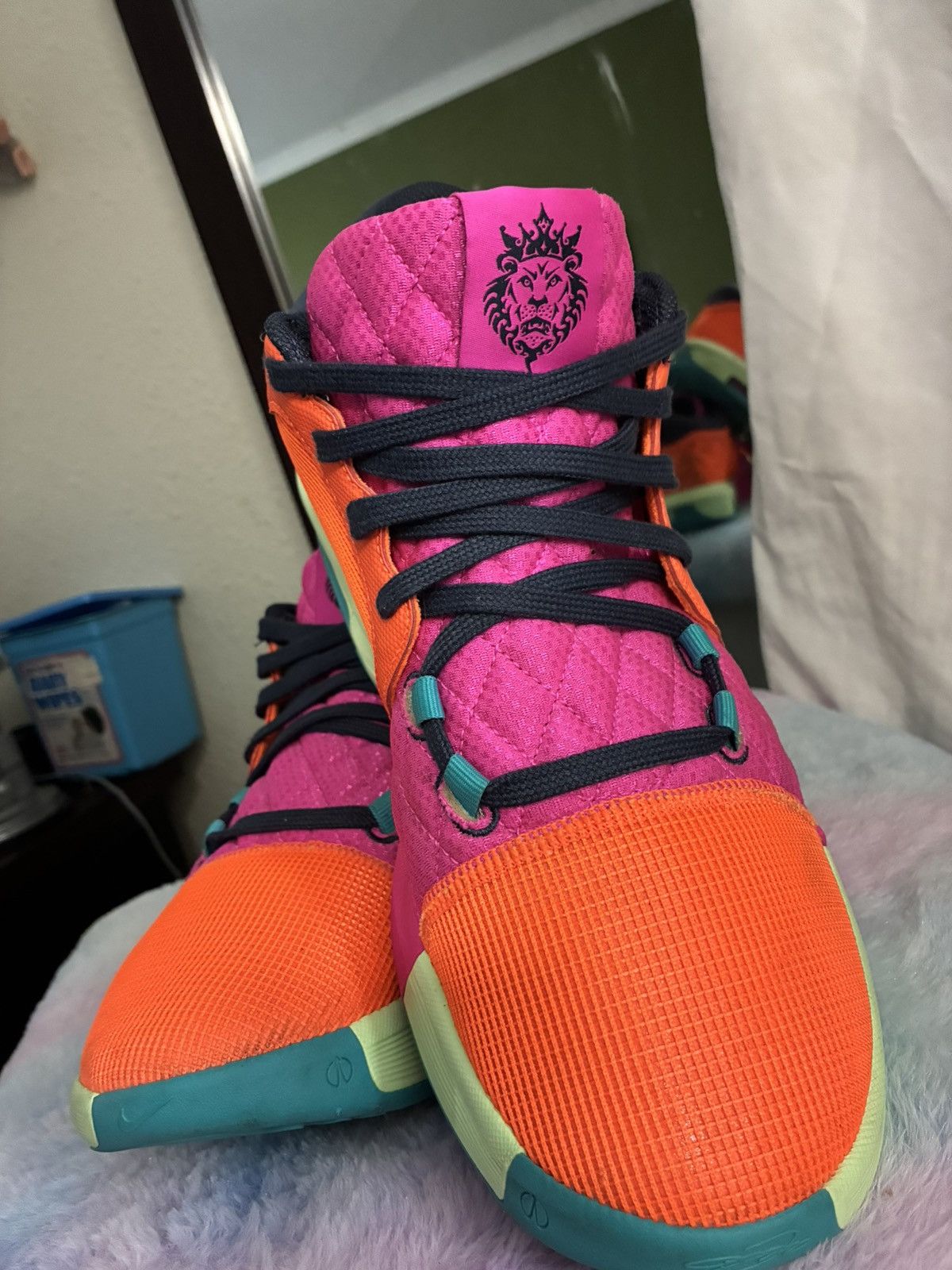 Nike Nike LeBron Witness 8 Size US 10 / EU 43 - 3 Thumbnail
