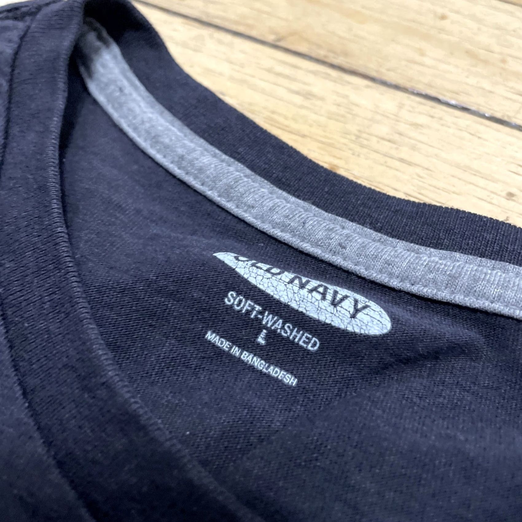 Old Navy Old Navy Soft Washed T Shirt Adult L Slim Astronaut Print Black Graph Tee Shirt Size US L / EU 52-54 / 3 - 6 Thumbnail