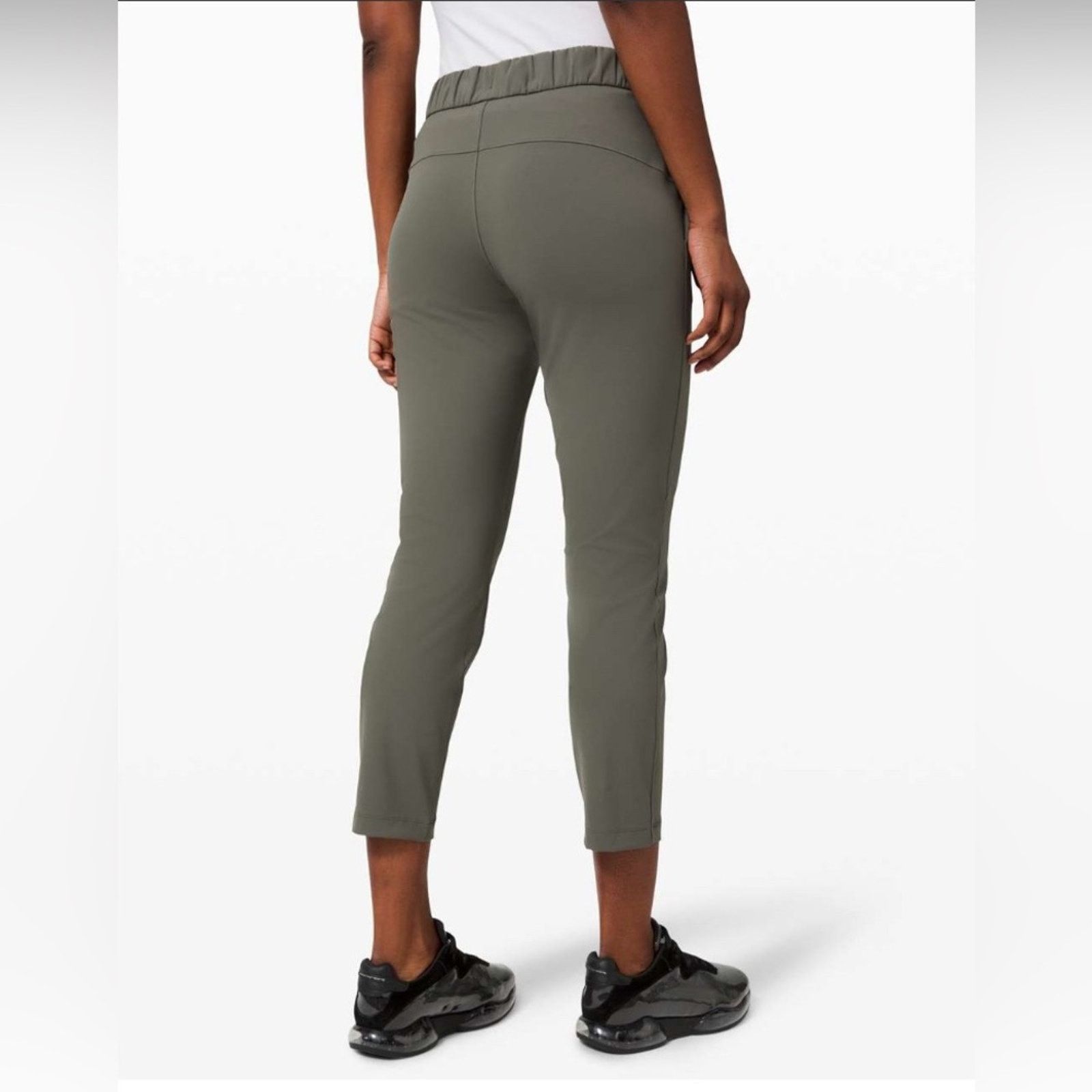 Lululemon Lululemon On the Fly 7/8 Pant in Grey Sage Size 27" / US 4 / IT 40 - 10 Thumbnail