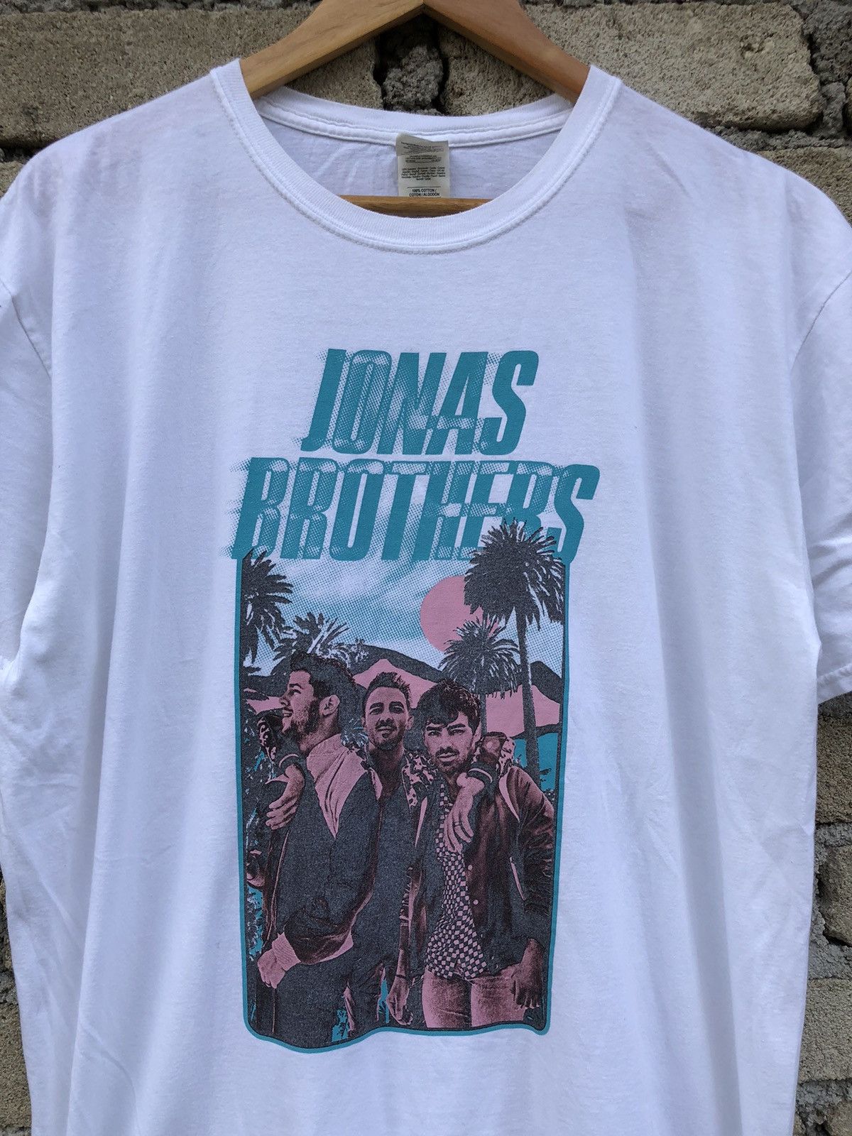 Band Tees Jonas Brothers Band Merchansing Tour Tee Size US XL / EU 56 / 4 - 2 Thumbnail