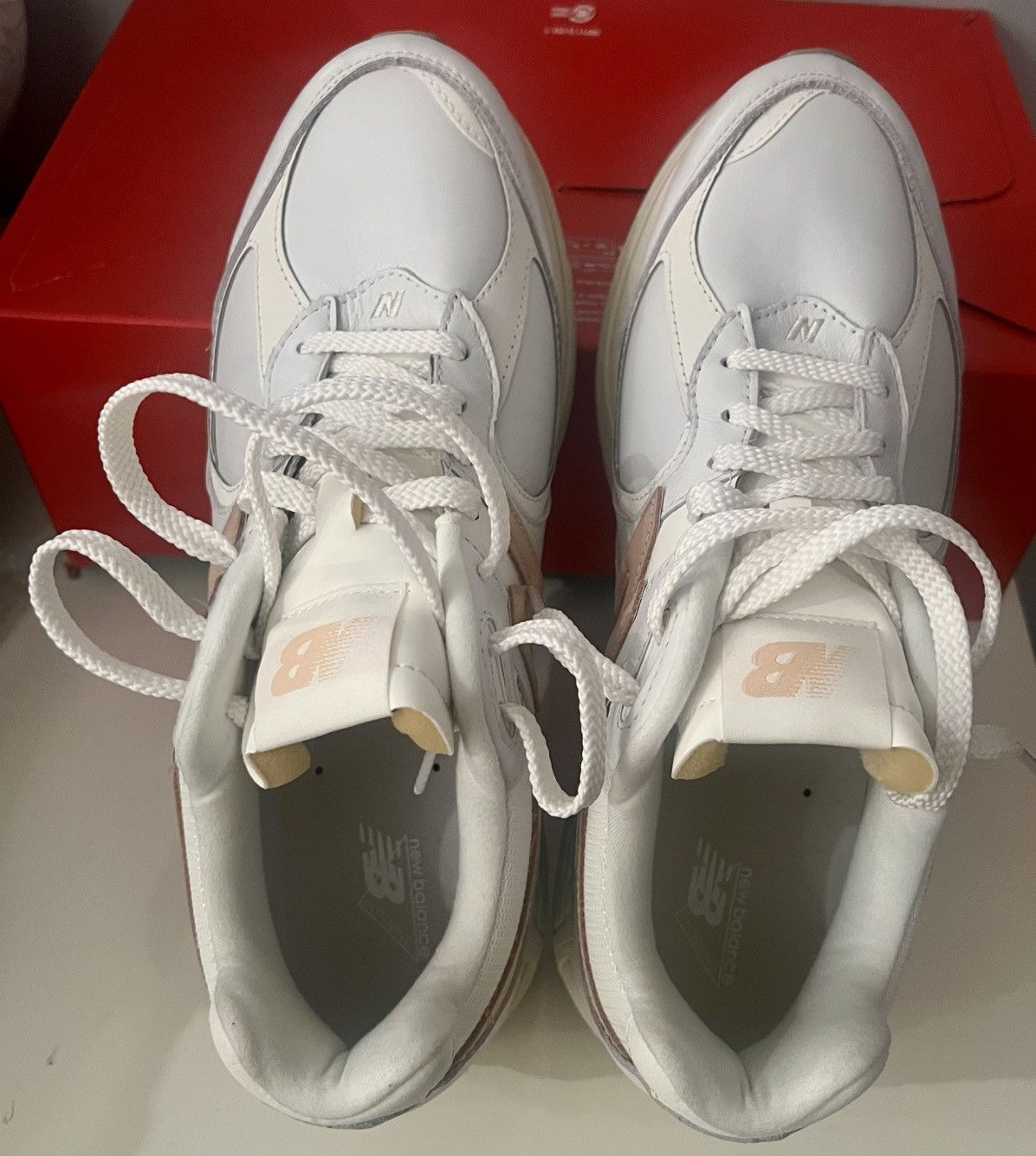 New Balance Authentic New Balance 2002R white vachetta tan sneakers 9.5 Size US 9.5 / EU 42-43 - 4 Thumbnail