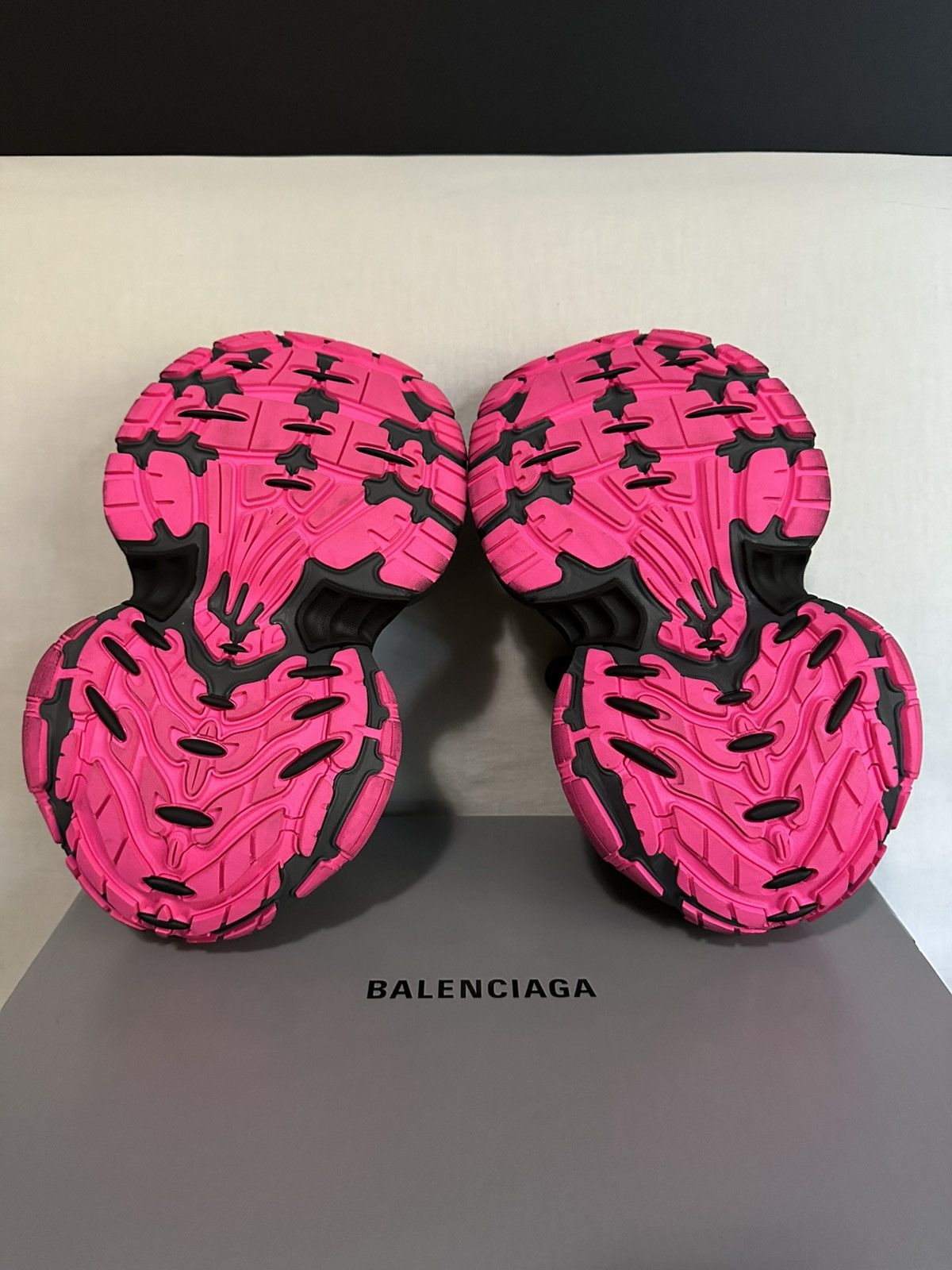 Balenciaga Balenciaga 10xl Pink / Black Size US 9 / EU 42 - 6 Thumbnail