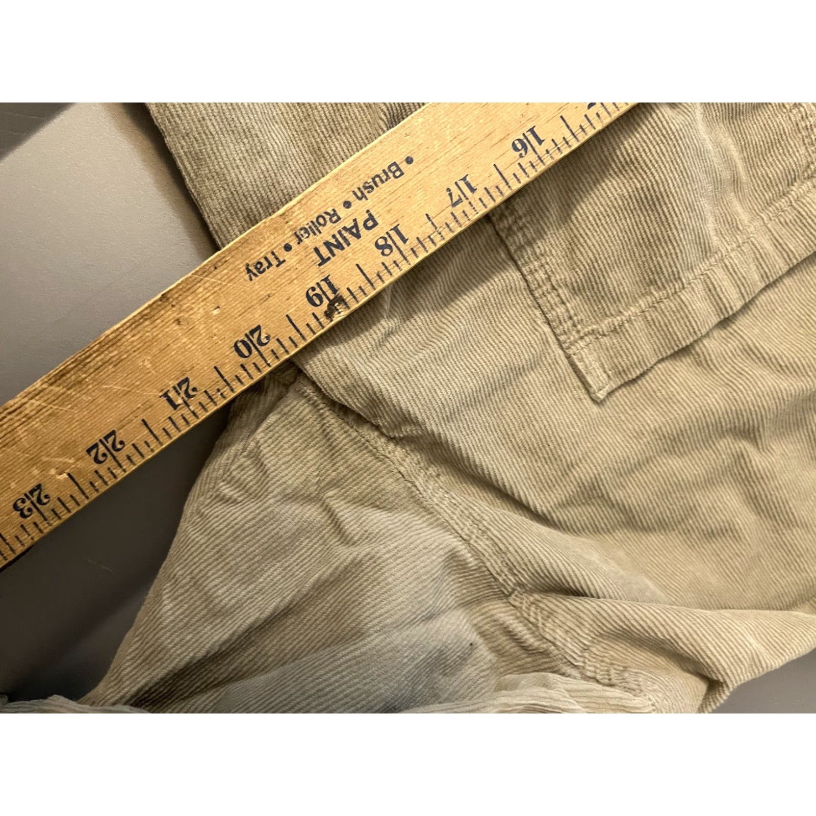H&M VINTAGE H&M Men’s Corduroy Button-Up Shirt Beige Small Men's Clothing Size US S / EU 44-46 / 1 - 5 Thumbnail