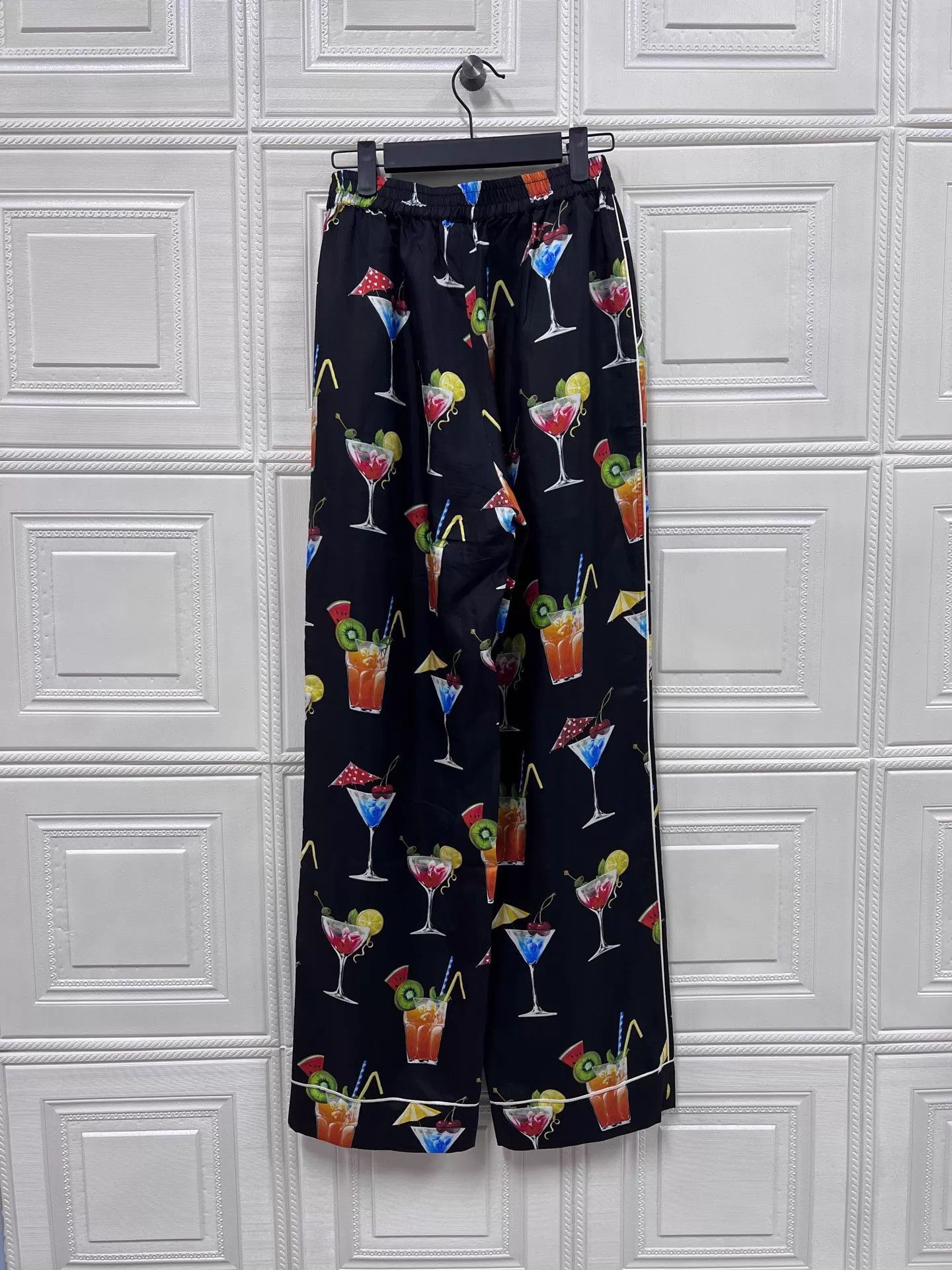 Dolce & Gabbana DG Runway Wineglass Print Silk Set 38 99 New Size 26" / US 2 / IT 38 - 2 Thumbnail