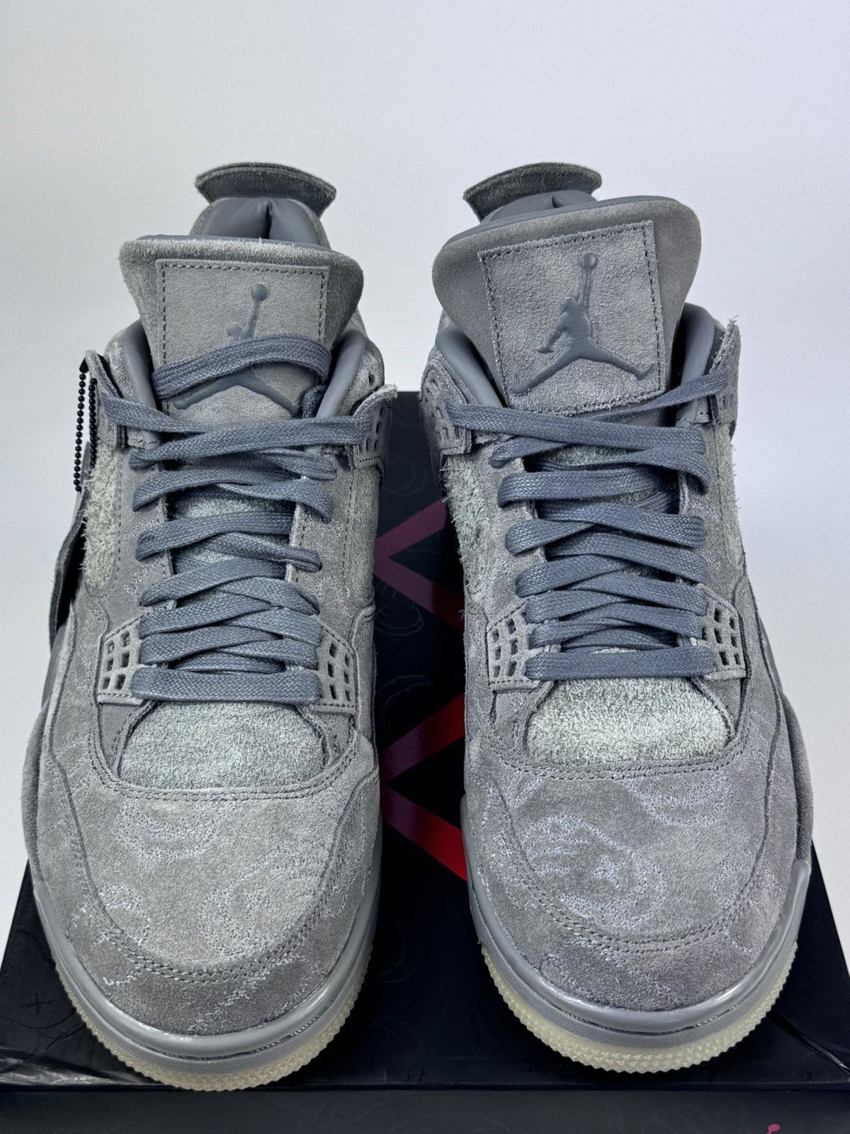 Jordan Brand × Kaws AIR JORDAN 4 RETRO X KAWS SNEAKERS Size US 9.5 / EU 42-43 - 2 Thumbnail