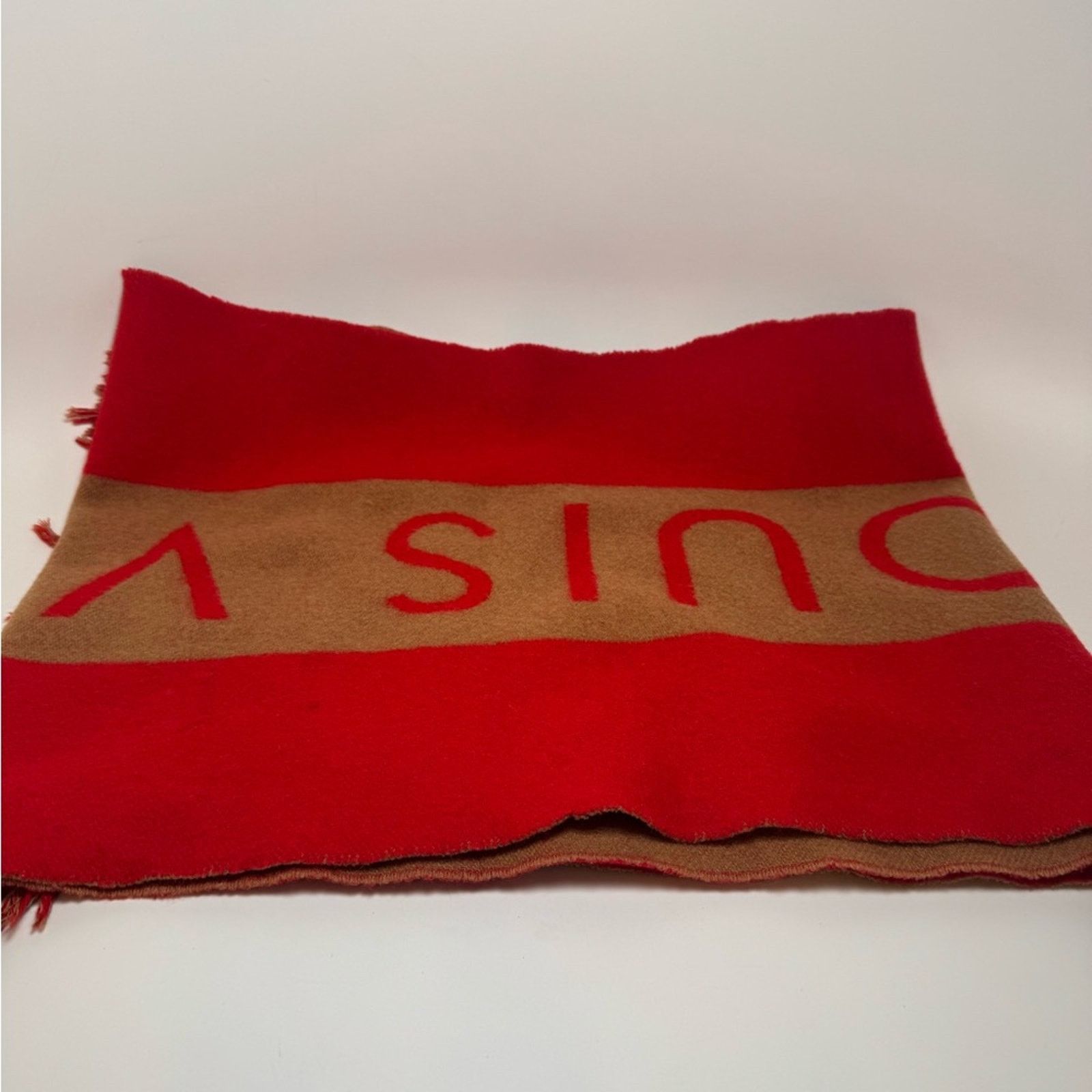 Louis Vuitton Louis Vuitton Red & Camel Double Sided 100% Cashmere Scarf Size ONE SIZE - 7 Thumbnail