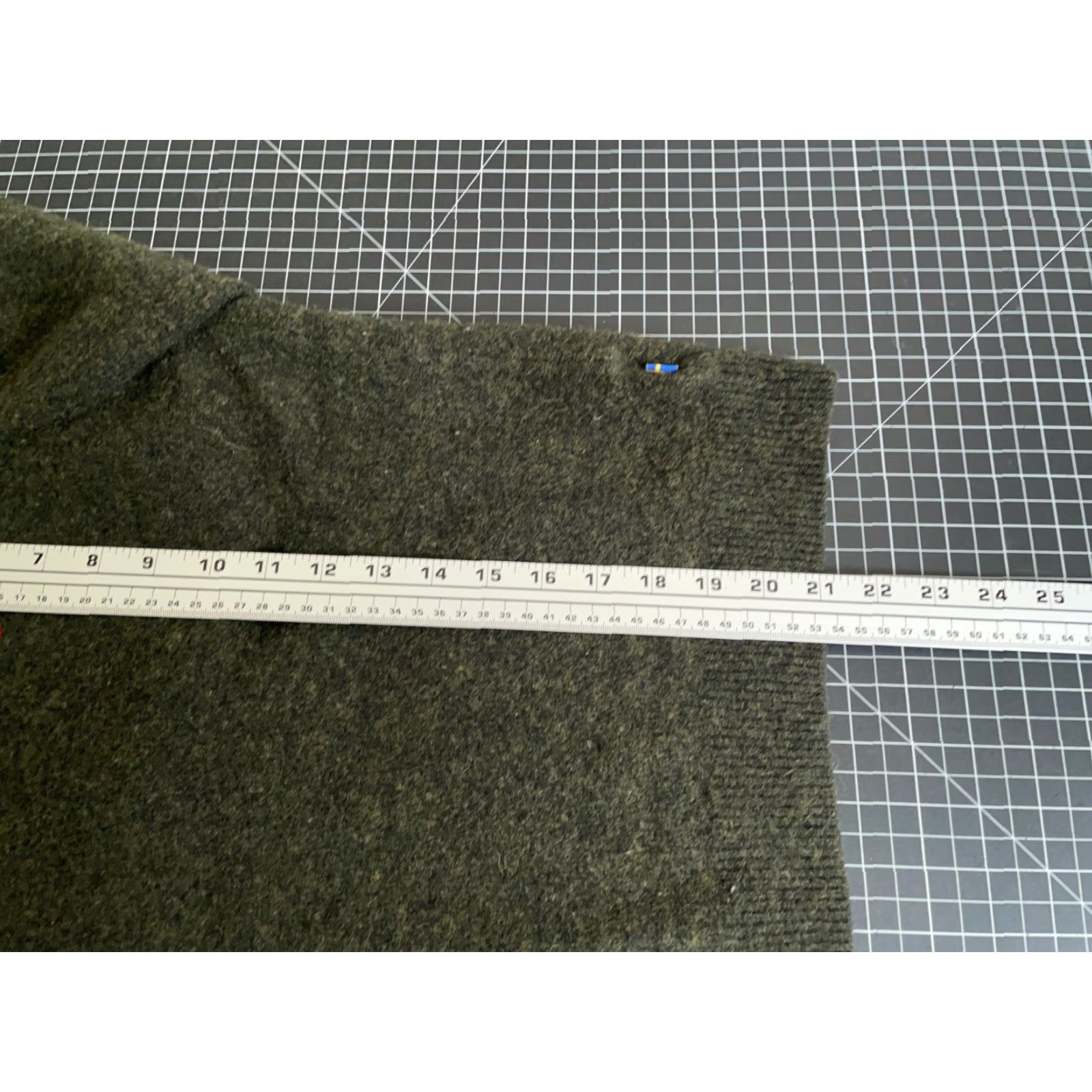 Vintage VINTAGE Fjallraven Men Sweater Pullover Wool V-Neck Adult Small Fall Winter 90s Green Size US S / EU 44-46 / 1 - 6 Thumbnail