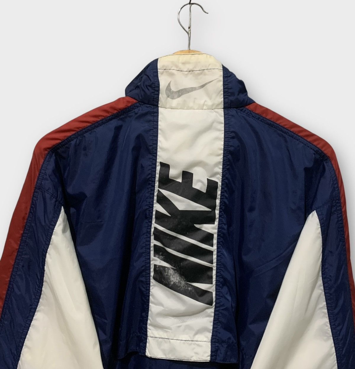 Nike VINTAGE 90s NIKE ZIPPER WINDBREAKER BIG LOGO Size US L / EU 52-54 / 3 - 4 Thumbnail