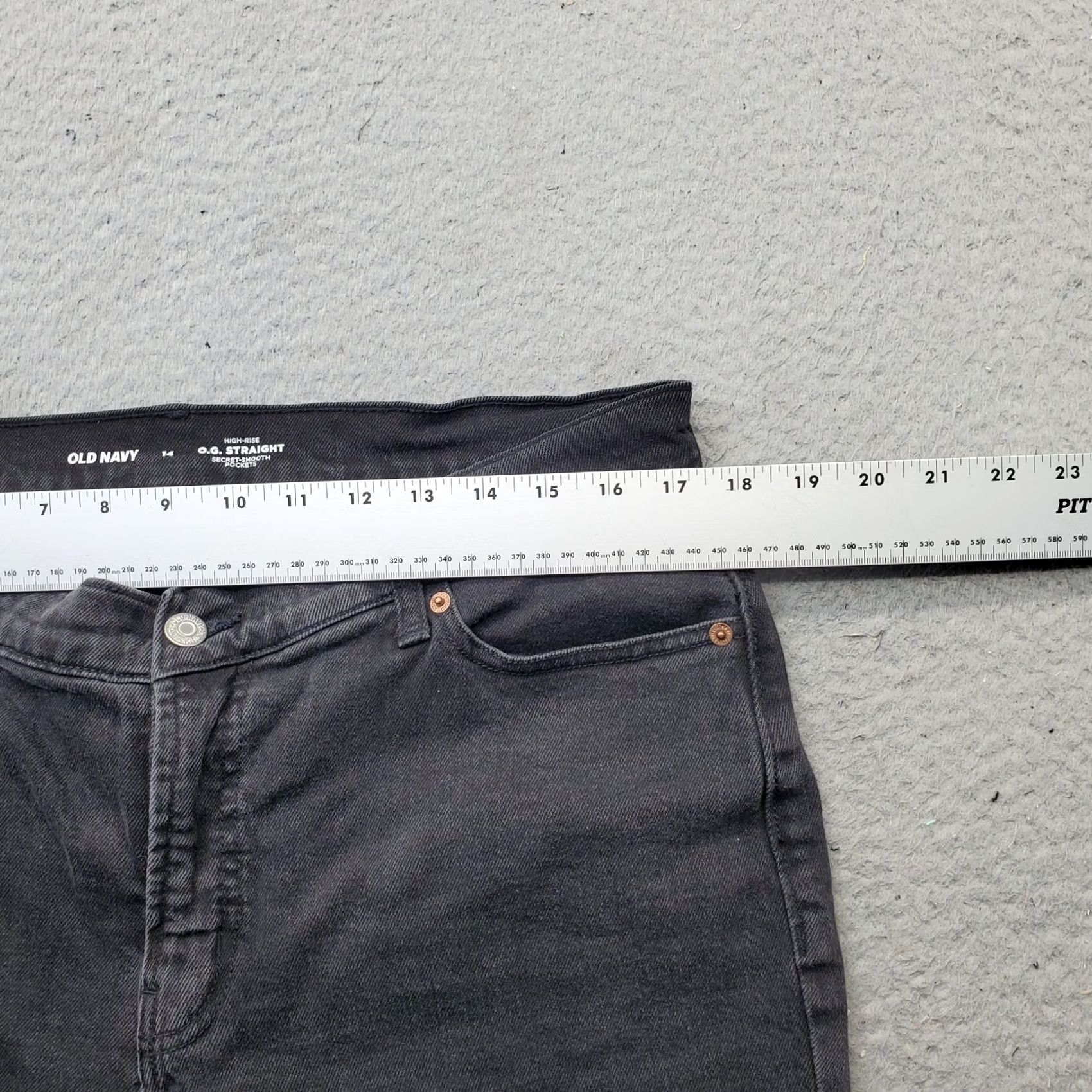 Old Navy Old Navy Womens Jeans 14 Black Straight High-Rise 5-Pocket Denim XS? Size 36" / US 14 / IT 50 - 6 Thumbnail