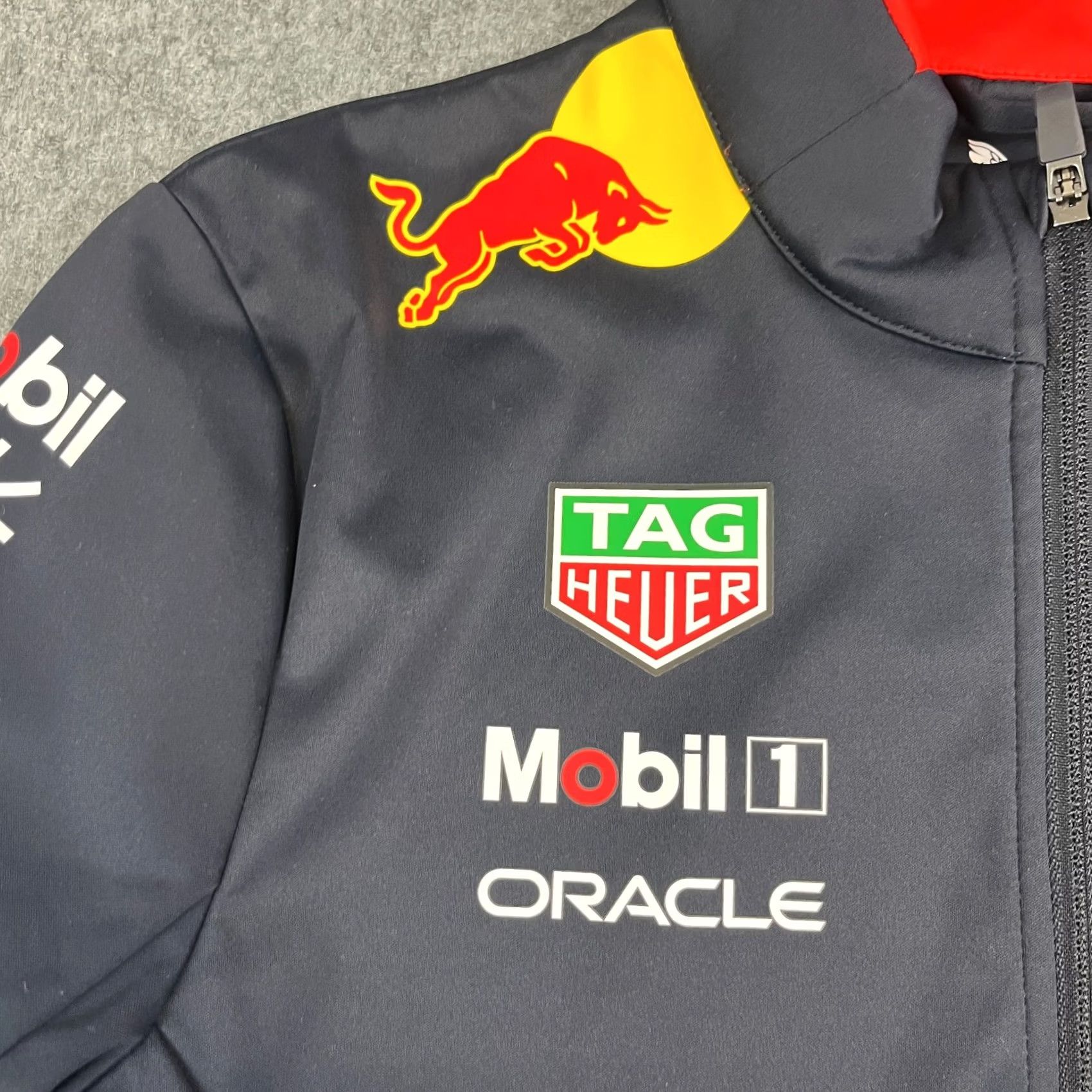 Castore Red Bull Jacket Oracle Racing 2024 Team Soft Shell Small Castore BNWTS Bomber Jacket Windbreaker Mens Blue Size US S / EU 44-46 / 1 - 7 Thumbnail