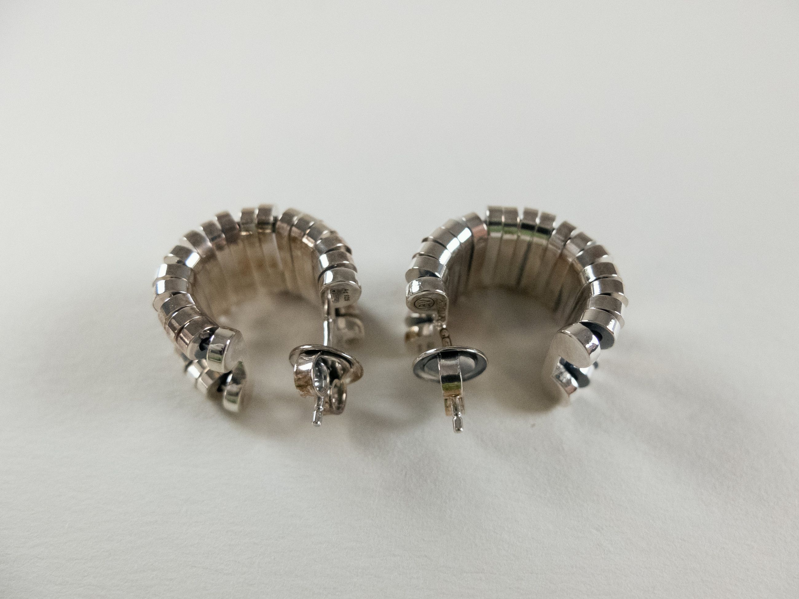 Bottega Veneta BOTTEGA VENETA Staple mini Sterling silver hoop earrings q Size ONE SIZE - 8 Thumbnail