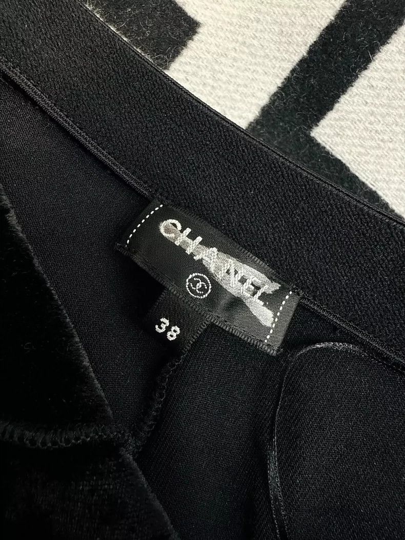 Chanel Chanel 21A Castle Series Black Velvet Bow Leggings Size 25" / US 0 / IT 36 - 7 Thumbnail