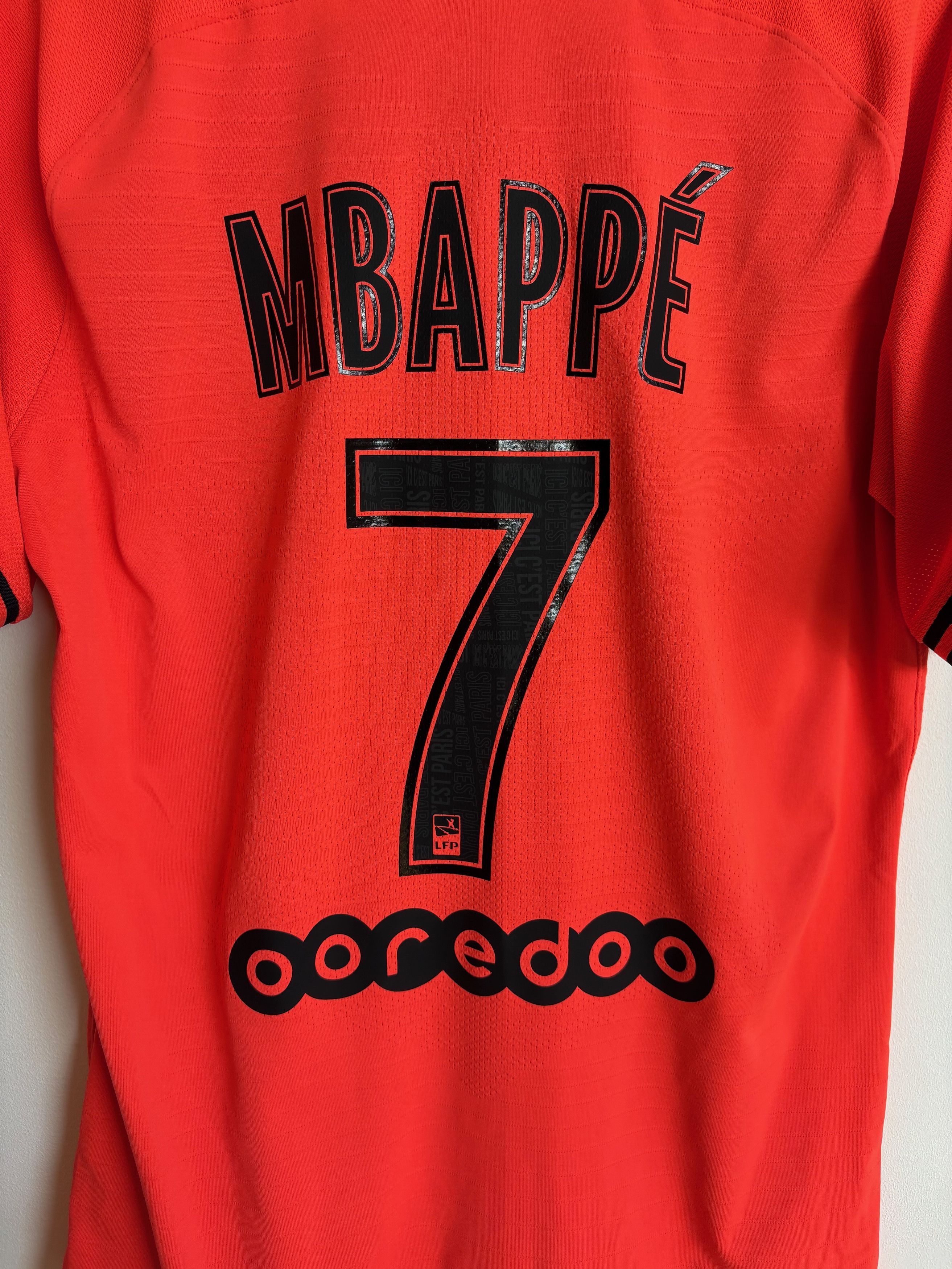 Jordan Brand PSG 2019/20 Away Mbappé 7 Player Version (Vaporknit) Size US M / EU 48-50 / 2 - 14 Thumbnail