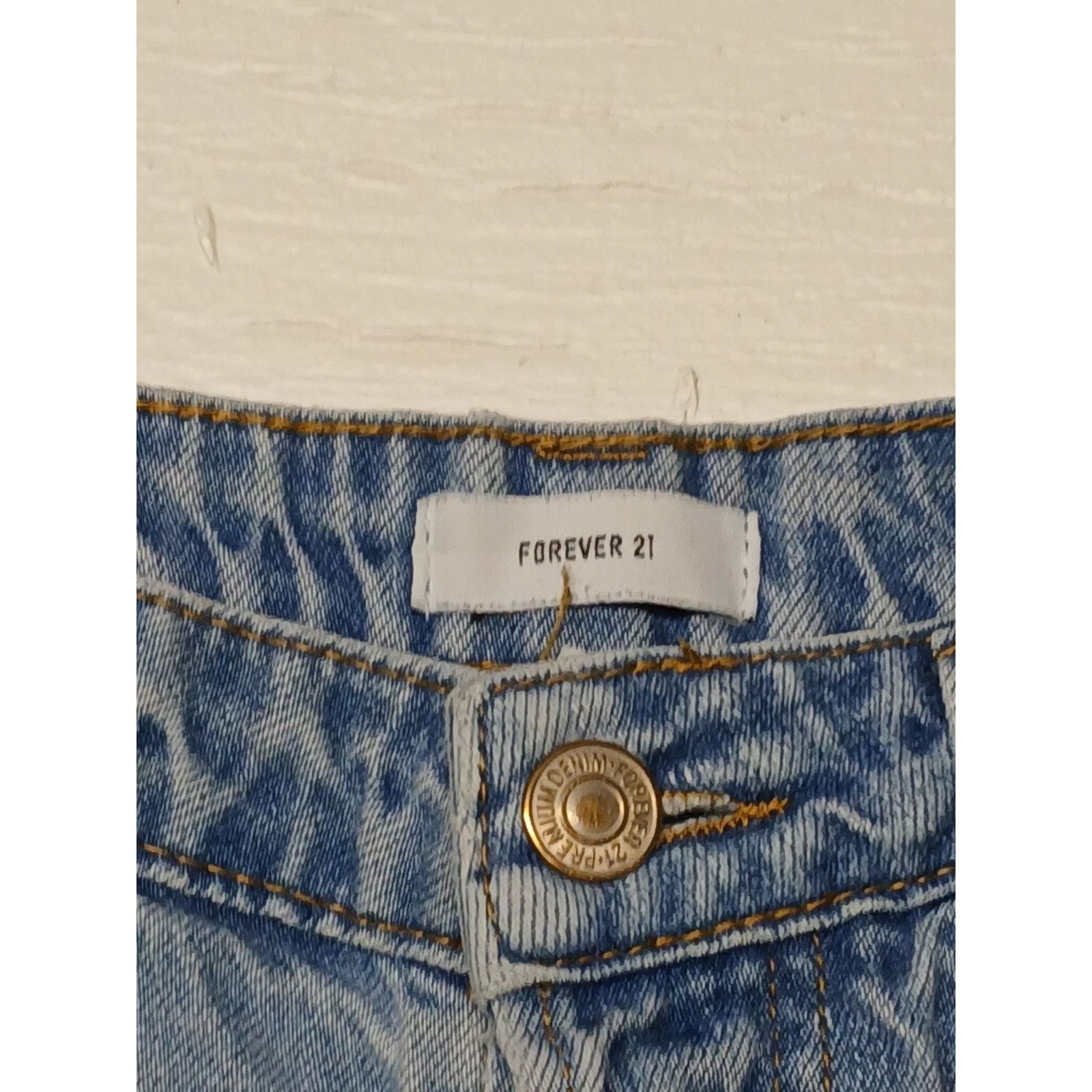 Forever 21 Forever 21 (24) Women's Button Light Denim Blue Jeans Size 24" / US 00 / IT 34 - 5 Thumbnail