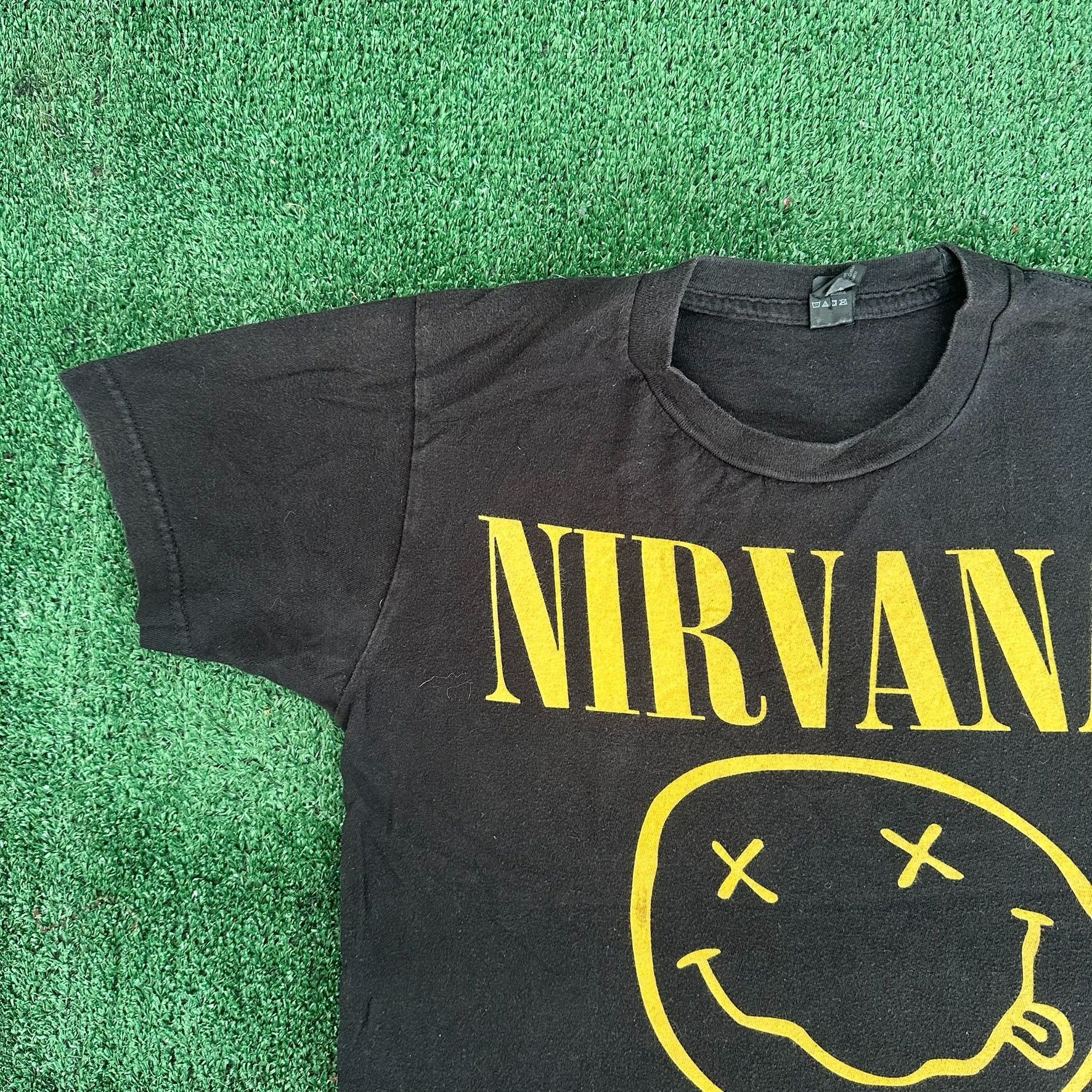Nirvana Vintage Y2K Nirvana Smiley T-Shirt Grunge Rock Band Logo Tee Size US S / EU 44-46 / 1 - 2 Thumbnail