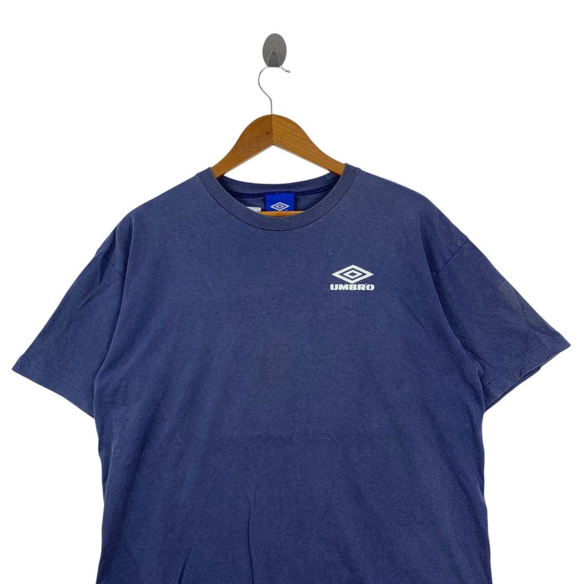Umbro Vintage UMBRO BEACH BALL Sportswear Japan Tshirt Size US L / EU 52-54 / 3 - 5 Thumbnail