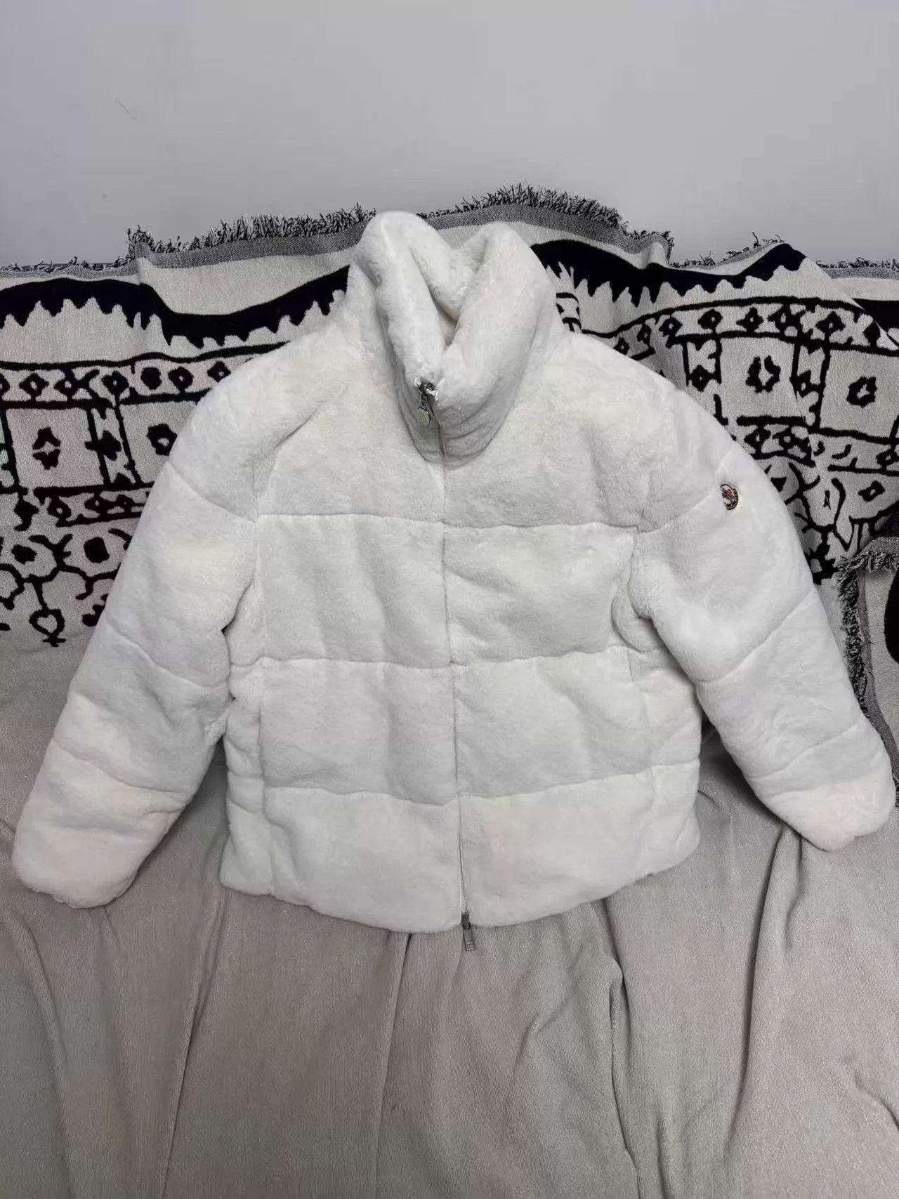 Moncler Moncler 2-Sided Down Jacket Size 2 Fleece Sleeve 99 New Size XS / US 0-2 / IT 36-38 - 1 Thumbnail