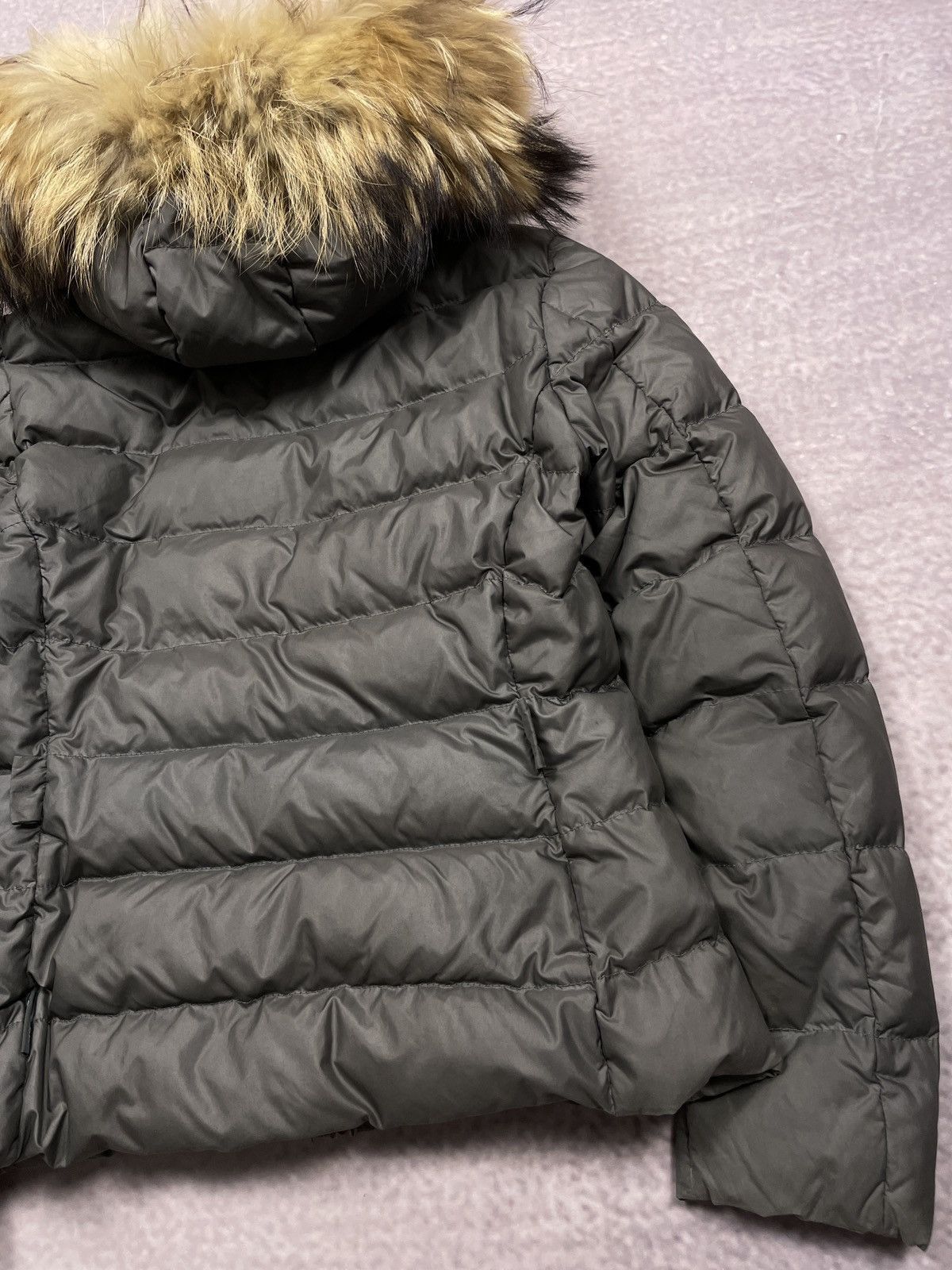 Moncler Vintage Moncler Down Jacket Real Fur Hood Women Size S / US 4 / IT 40 - 24 Thumbnail