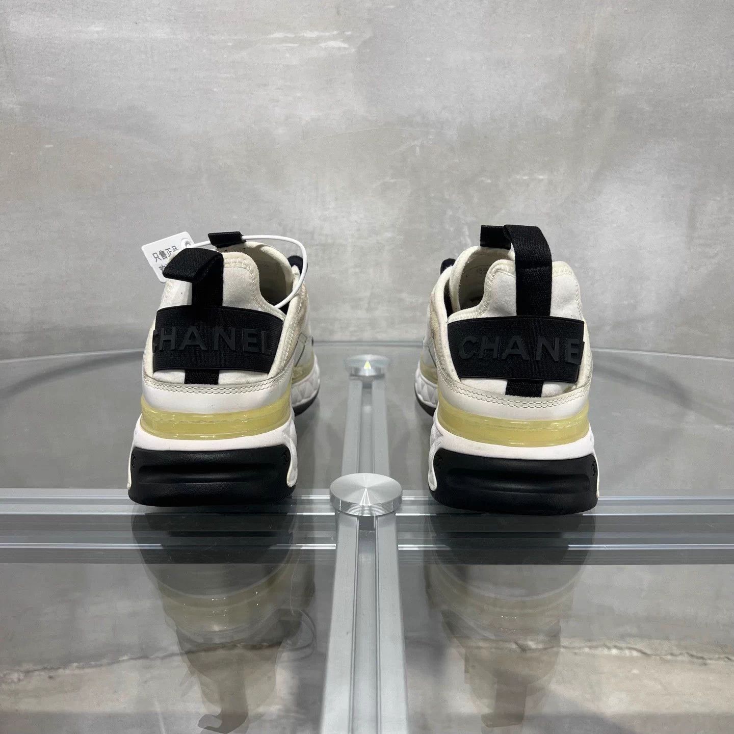 Chanel Chanel Panda Sneakers White Gold EU 36.5 Size US 5.5 / IT 35.5 - 6 Thumbnail