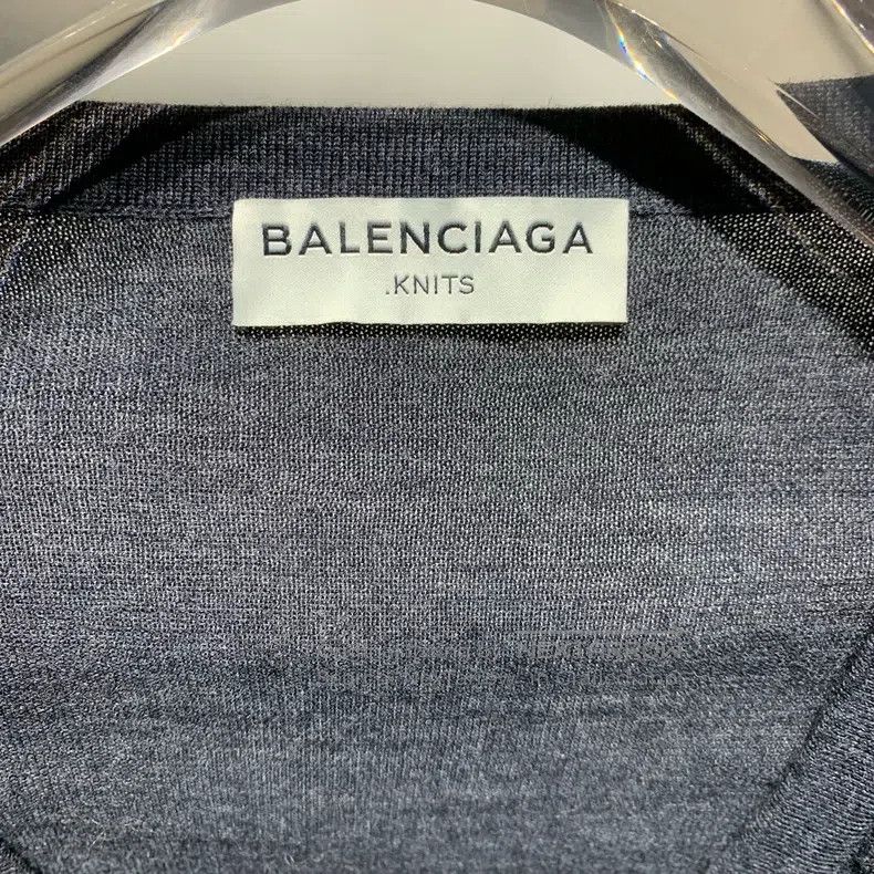 Balenciaga Balenciaga V-neck knit top Size XS / US 0-2 / IT 36-38 - 2 Thumbnail