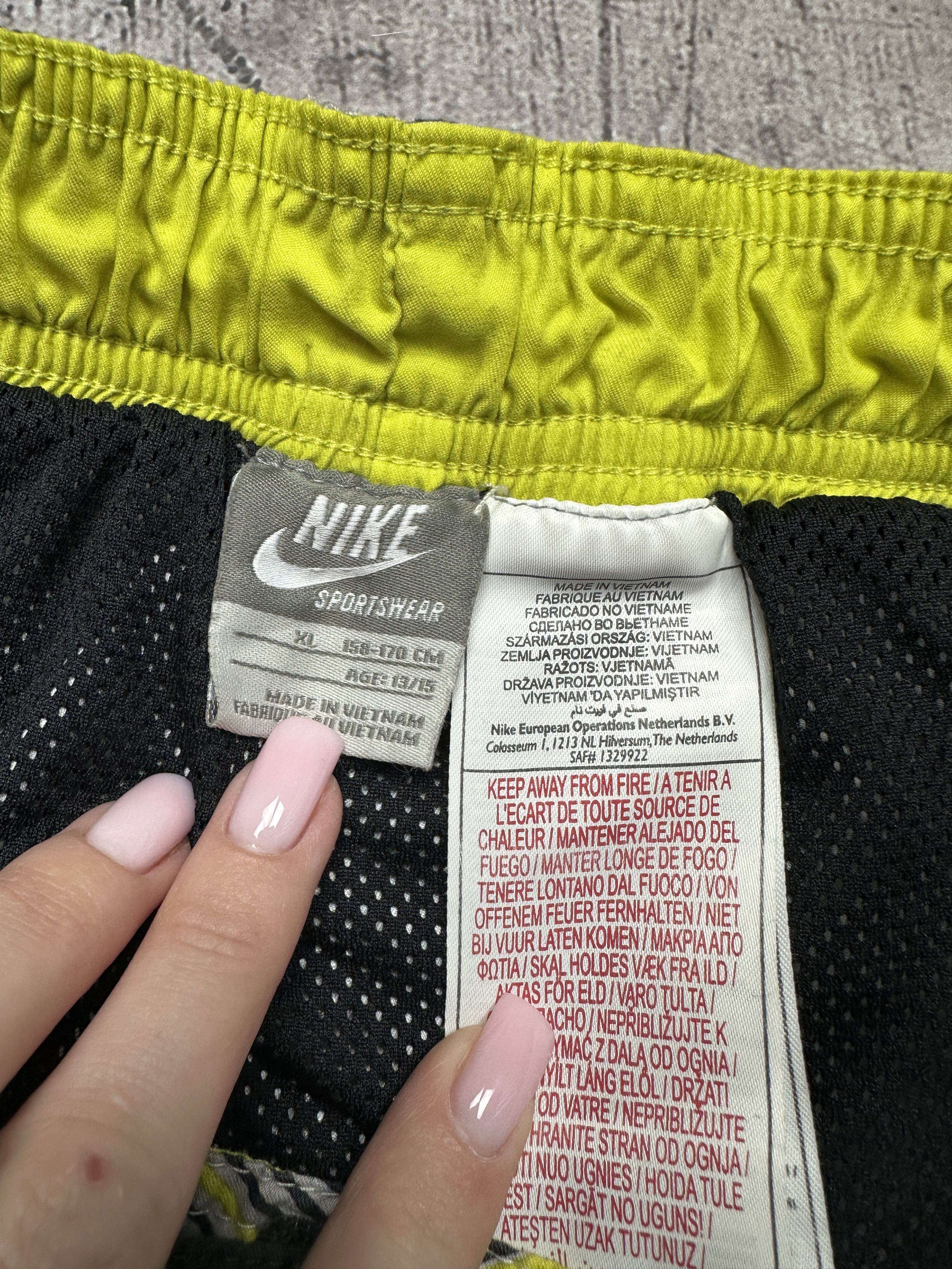 Nike Nike Mens Nylon Shorts Size US 30 / EU 46 - 4 Thumbnail