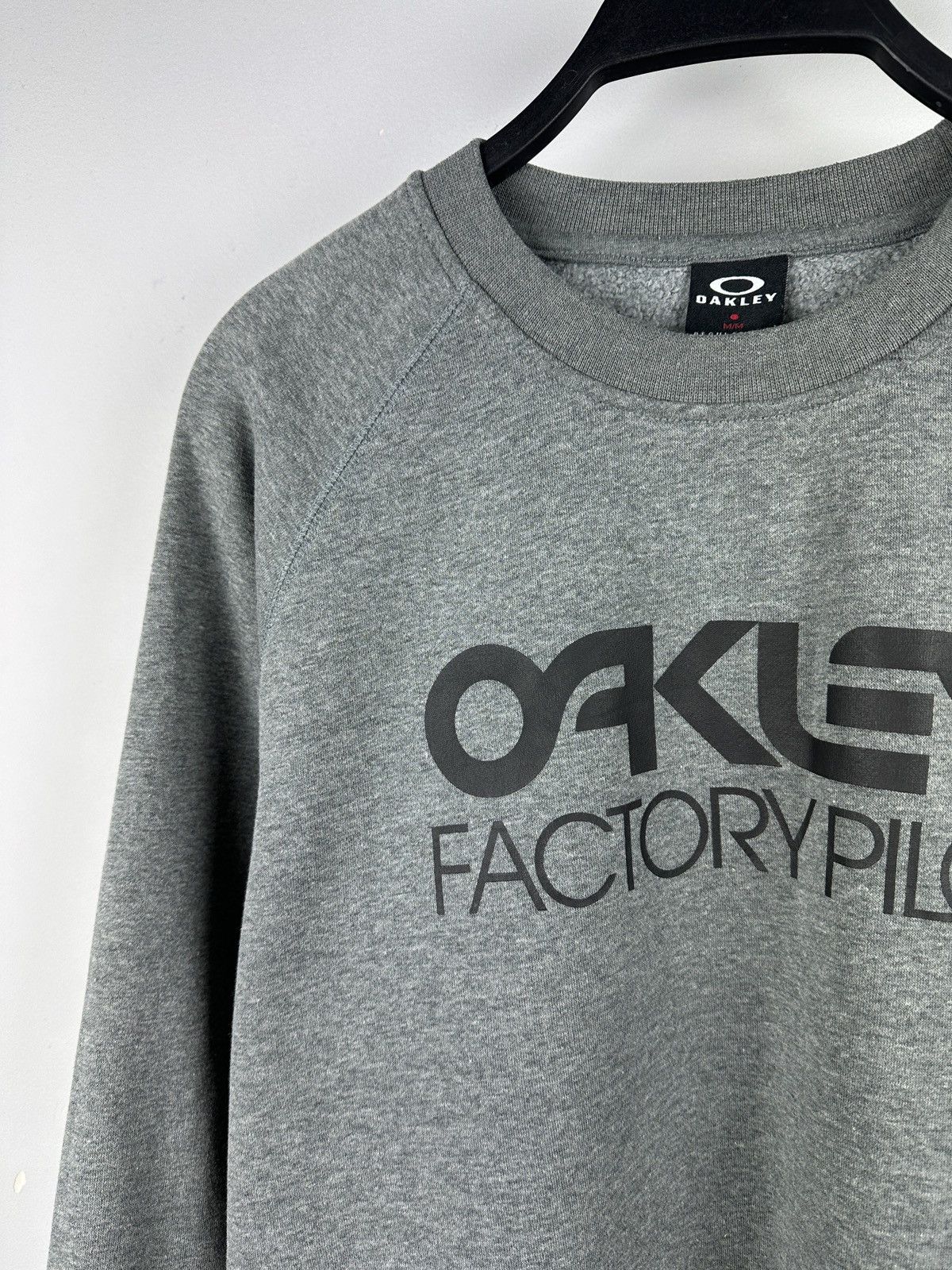 Oakley × Vintage Vintage Y2K Oakley Factory Pilot Logo Grey Sweatshirt Size US M / EU 48-50 / 2 - 2 Thumbnail