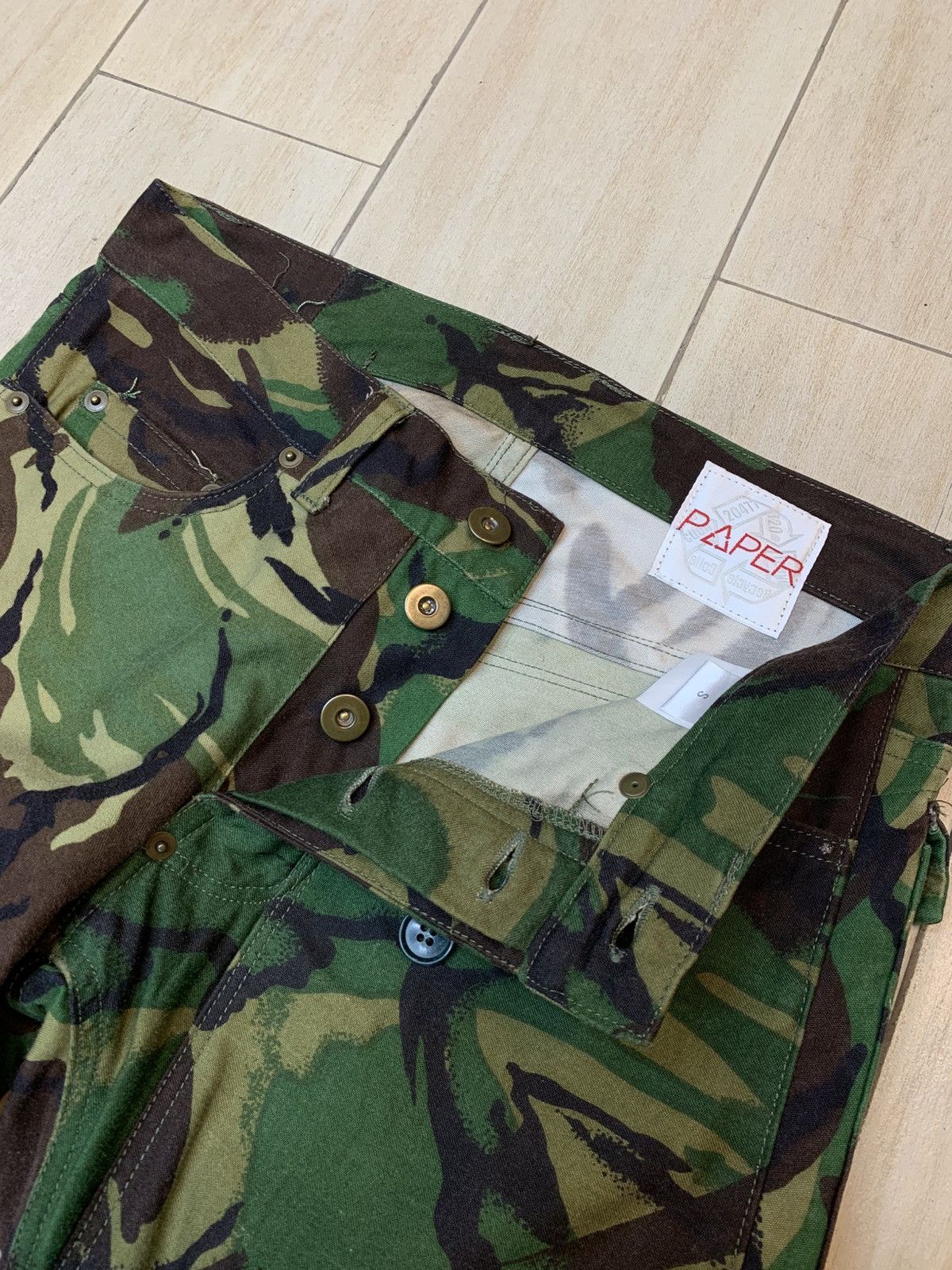 20471120 20471120 A/W2000-2001 PAPER Camo Pants Size US 29 - 7 Thumbnail