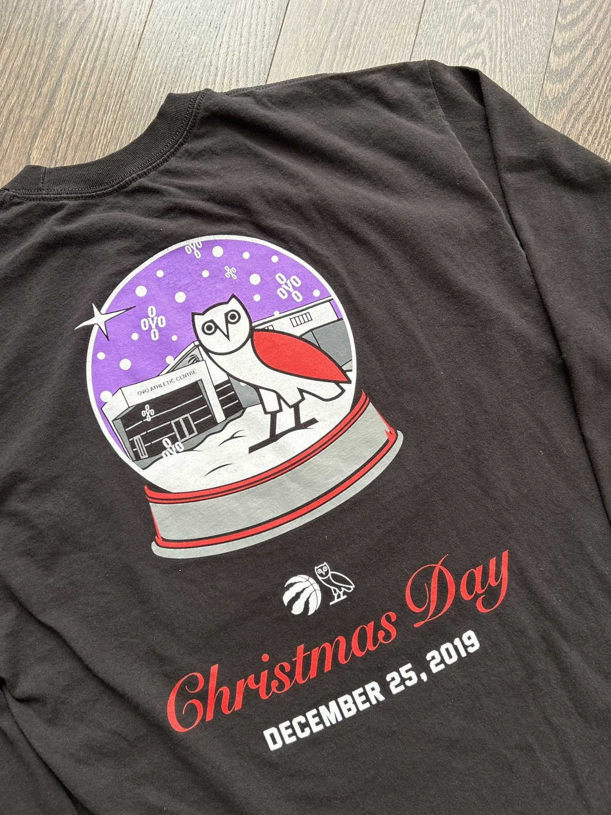 Drake × NBA × October's Very Own Raptors x Drake OVO Christmas Day Limited Tee 2019 Size US XL / EU 56 / 4 - 5 Thumbnail