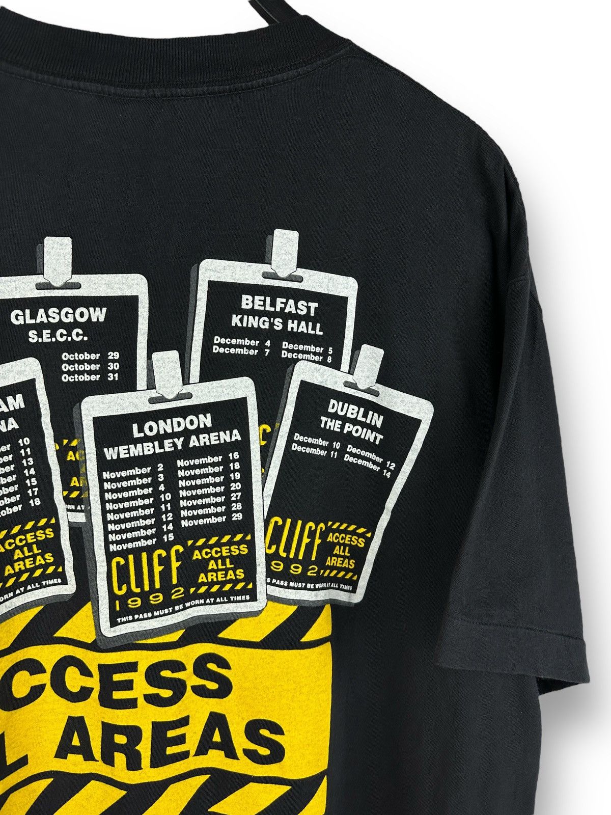 Band Tees Vintage 1992 Cliff Richard Access All Areas Tour T-Shirt Size US XL / EU 56 / 4 - 11 Thumbnail