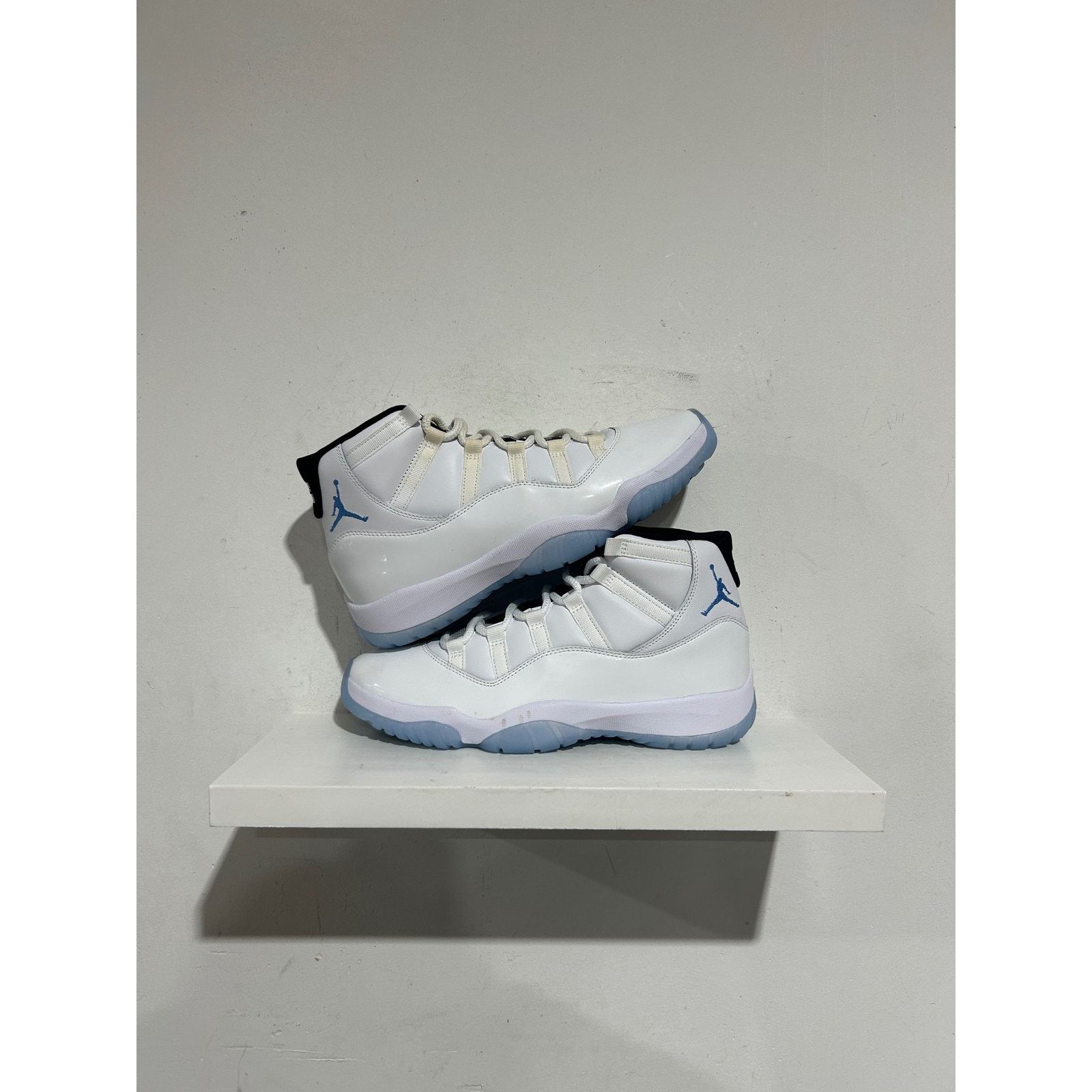 Nike JORDAN 11 RETRO LEGEND BLUE SIZE 10 PREOWNED Size US 10 / EU 43 - 1 Thumbnail