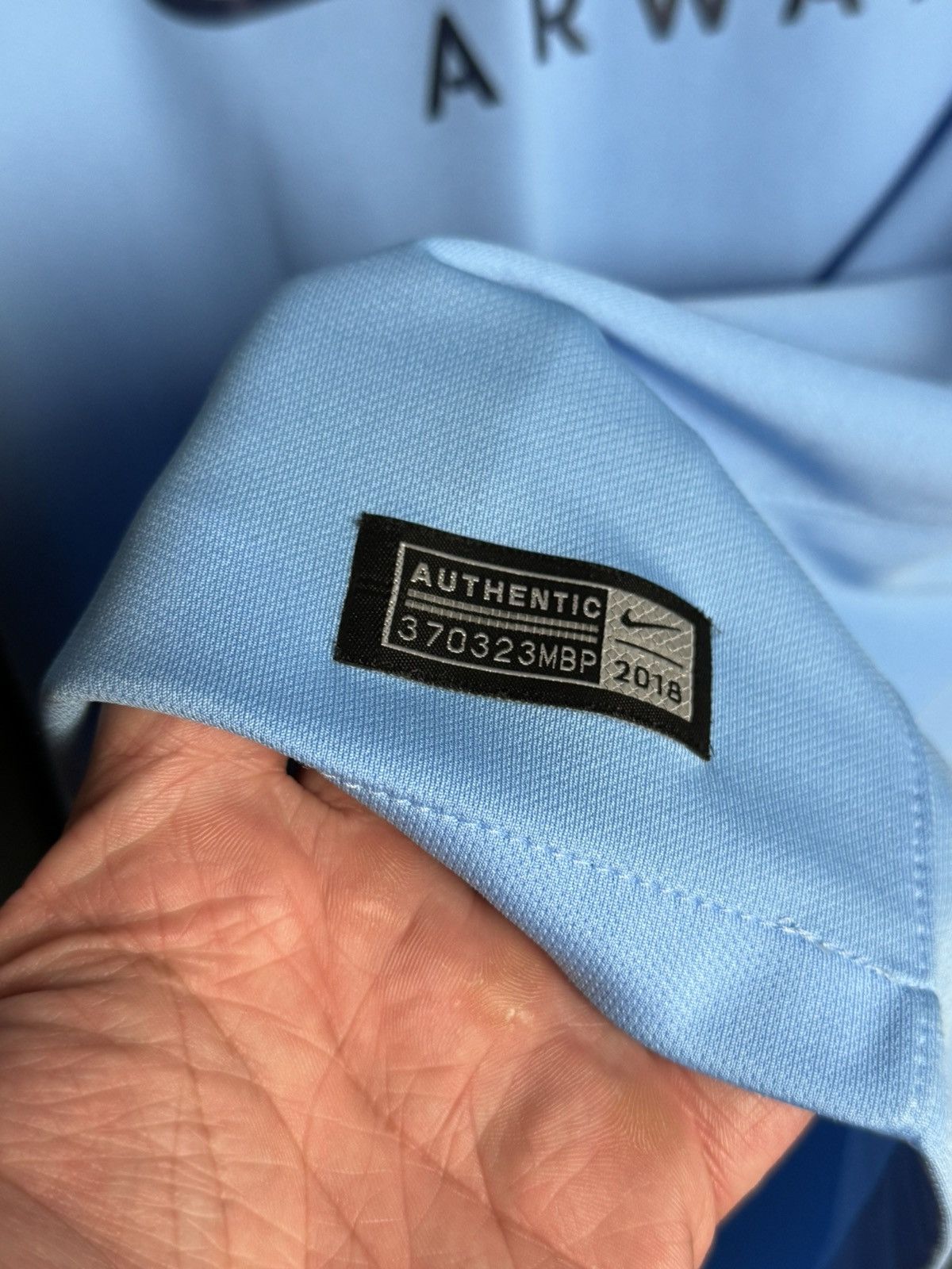 Nike Manchester City 18/19 Home Aguero Football Jersey Size US L / EU 52-54 / 3 - 5 Thumbnail