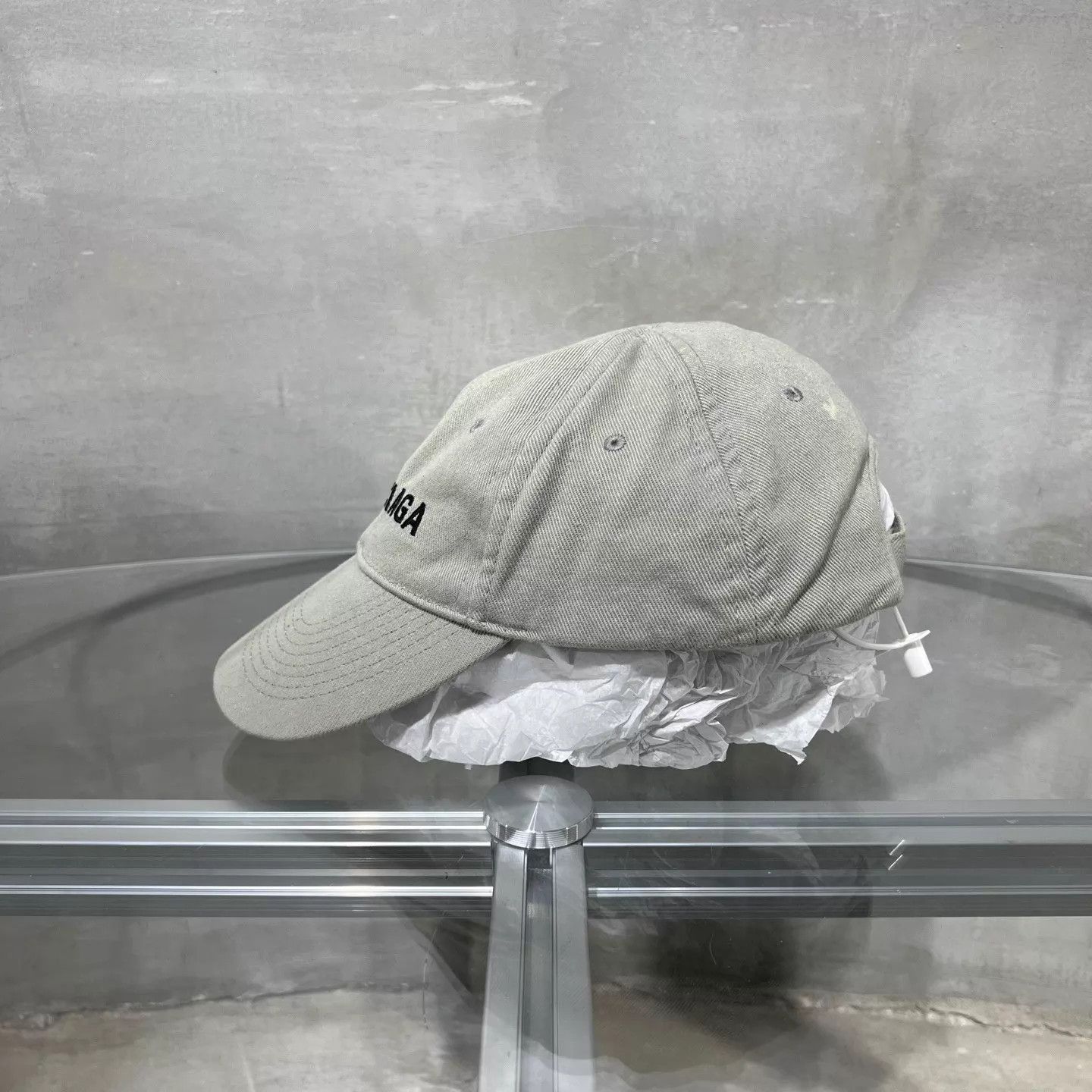 Balenciaga Balenciaga Distressed Embroidered Baseball Cap L 58cm Size ONE SIZE - 2 Thumbnail