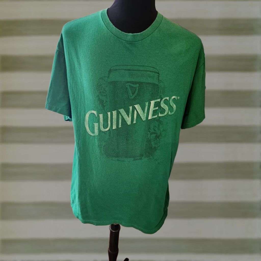 Vintage Guinness T-Shirt Men's XL Short Sleeve Crew Neck Solid 100% Cotton Green Logo Retro Beer Theme Mens XL Size US XL / EU 56 / 4 - 1 Thumbnail