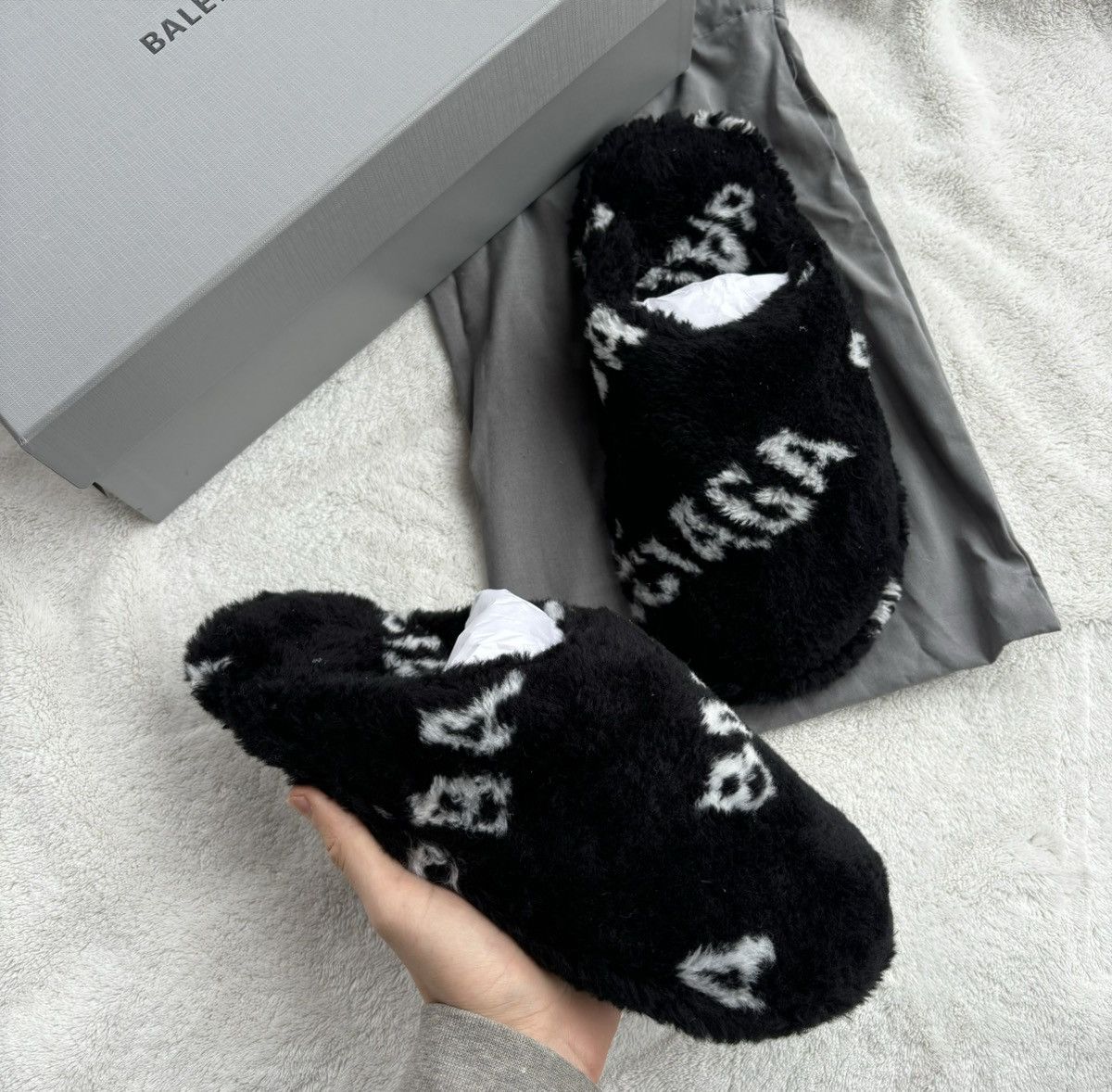 Balenciaga White Leather City Slippers | Grailed
