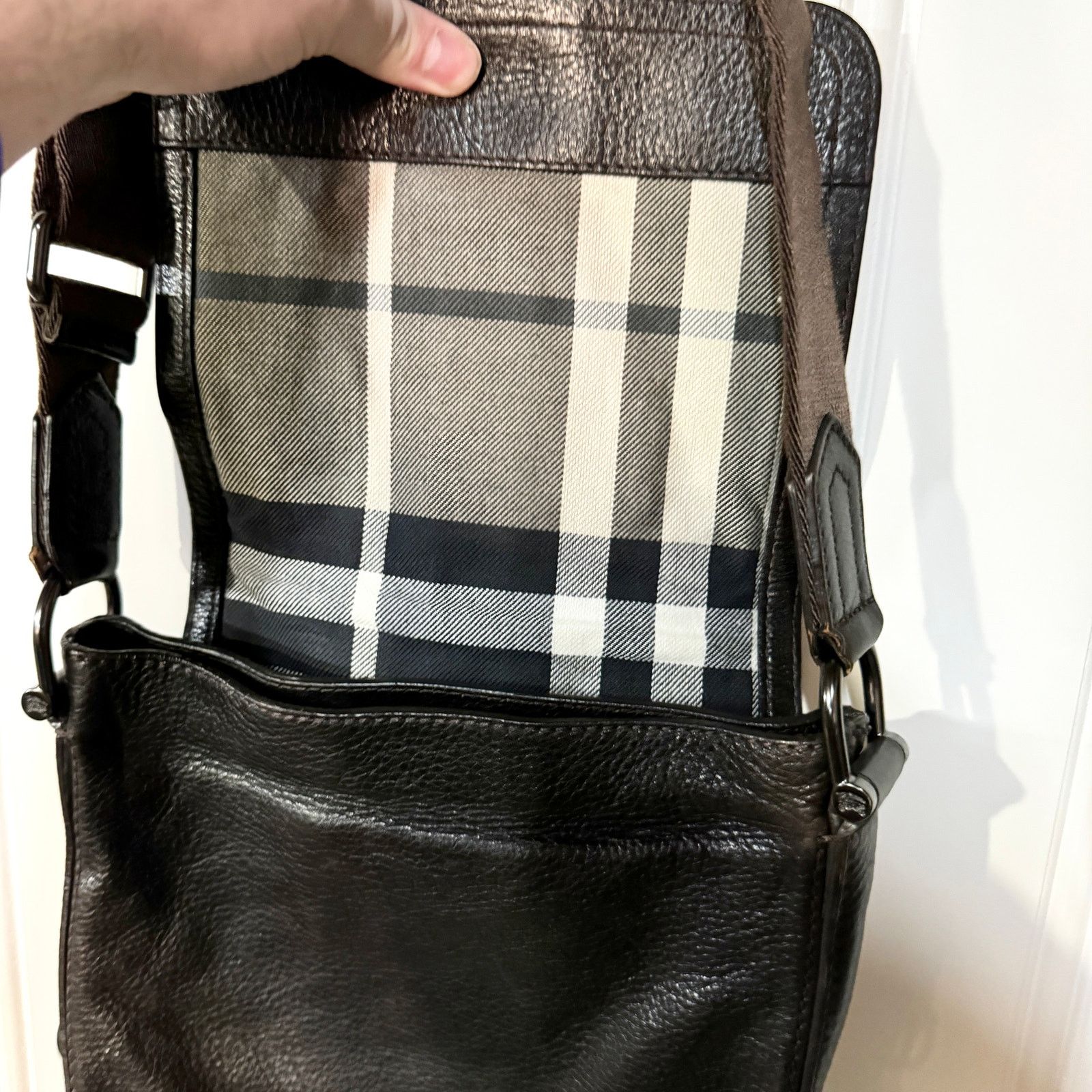 Burberry Vintage Burberry Dark Brown Leather Nova Check Shoulder Bag Size ONE SIZE - 4 Thumbnail