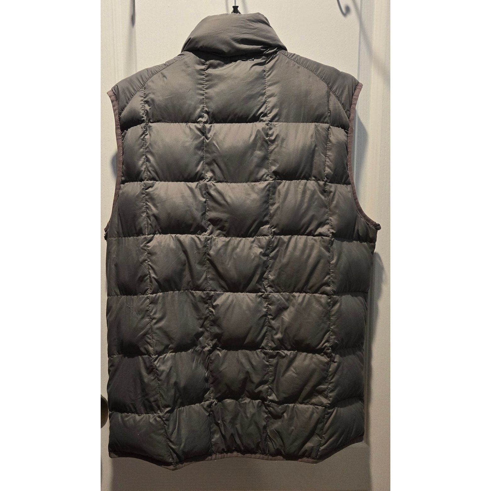 Eddie Bauer Eddie Bauer mens 700 fill power goose down vest sz M gray Size US M / EU 48-50 / 2 - 2 Thumbnail