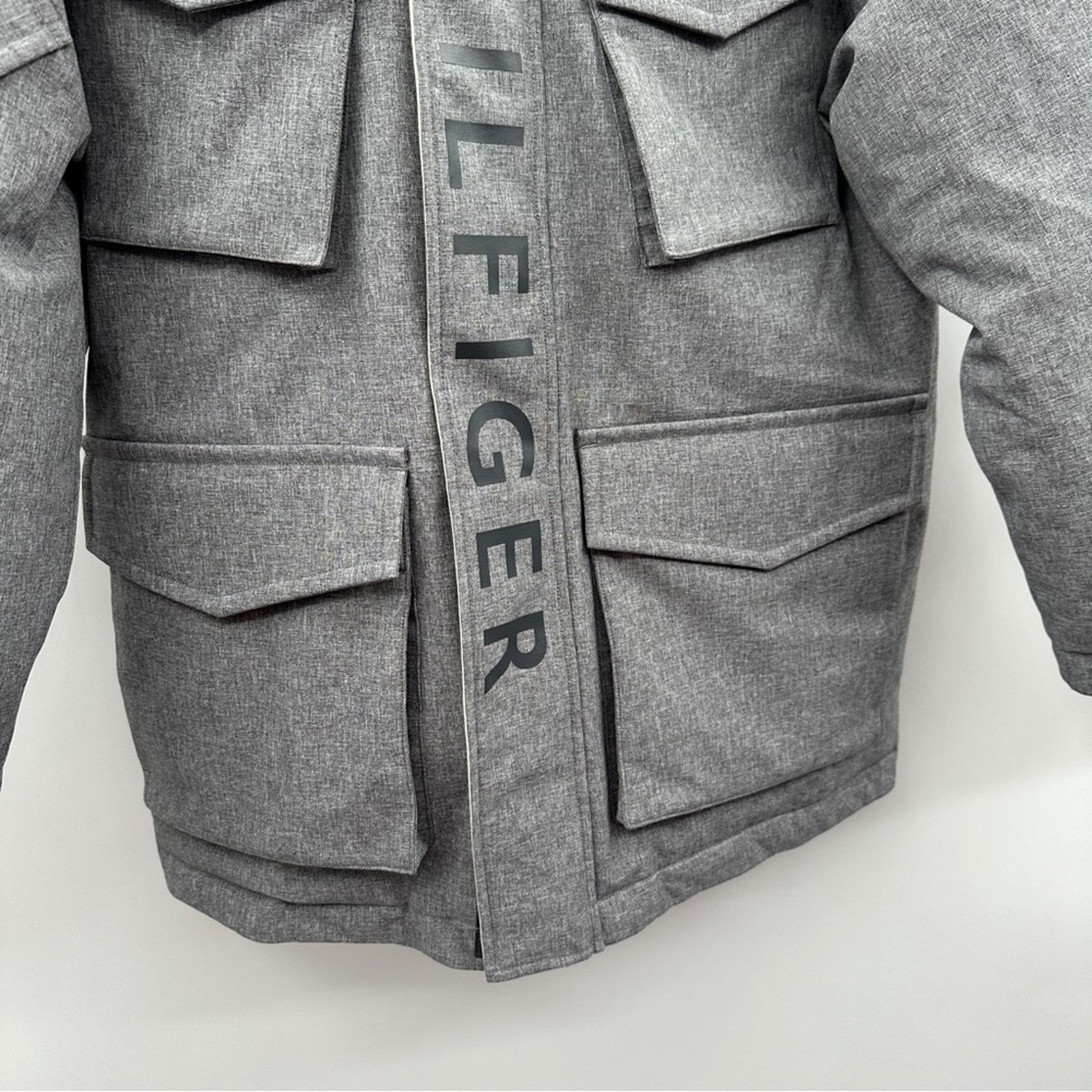 Tommy Hilfiger Tommy Hilfiger Men's Gray TH Storm Field Down Jacket Size L Size US L / EU 52-54 / 3 - 3 Thumbnail
