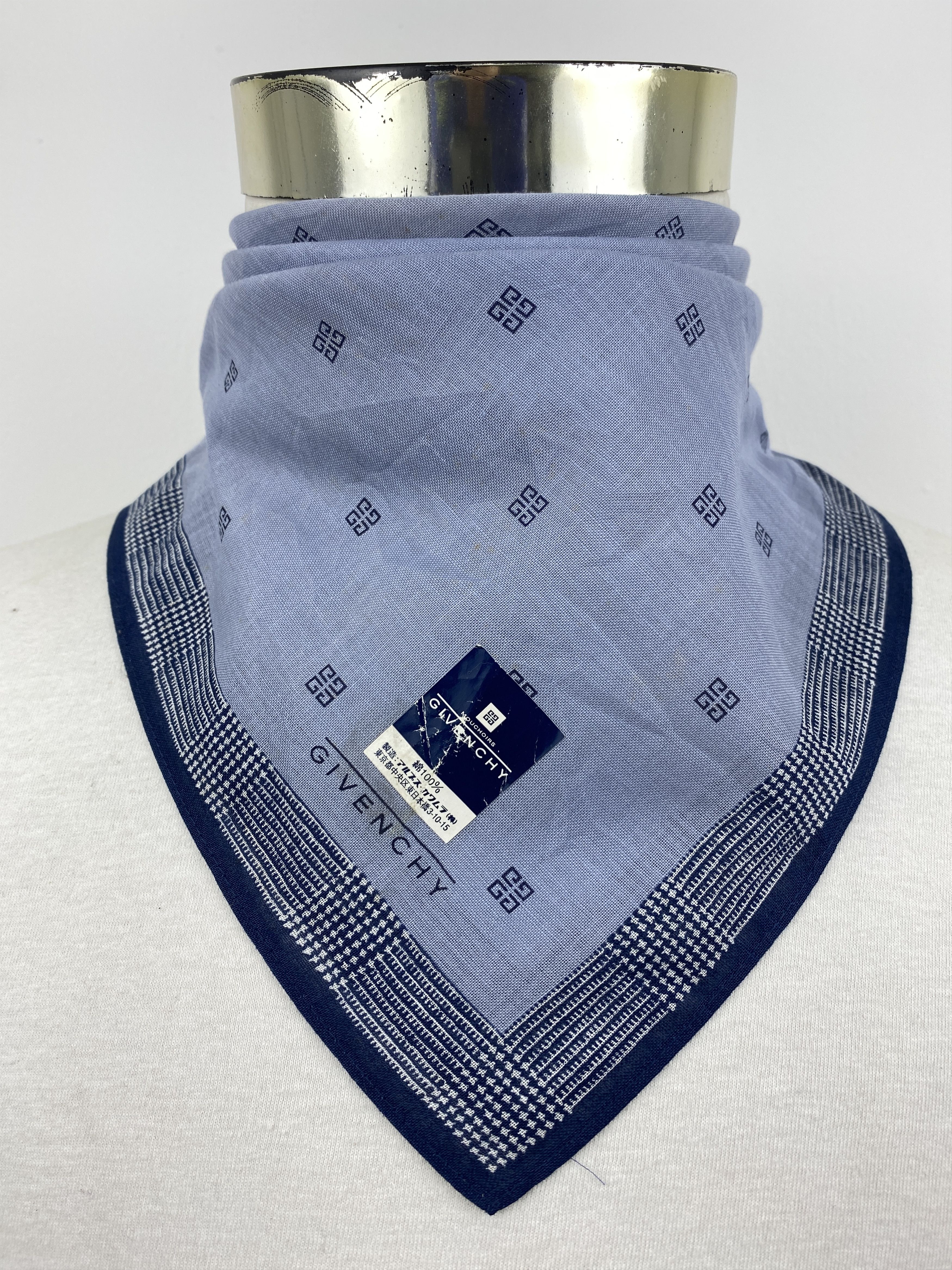 Vintage Givenchy Bandana / Handkerchief / Neckerchief HKC0660 Size ONE SIZE - 1 Thumbnail