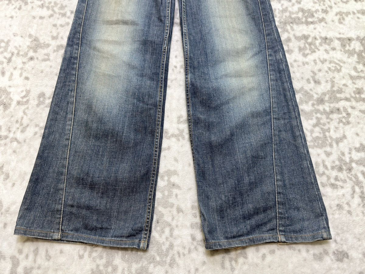 Japanese Brand Y2K Kiyoko Takase Flared Wide leg Panel Denim Jeans Size US 29 - 7 Thumbnail
