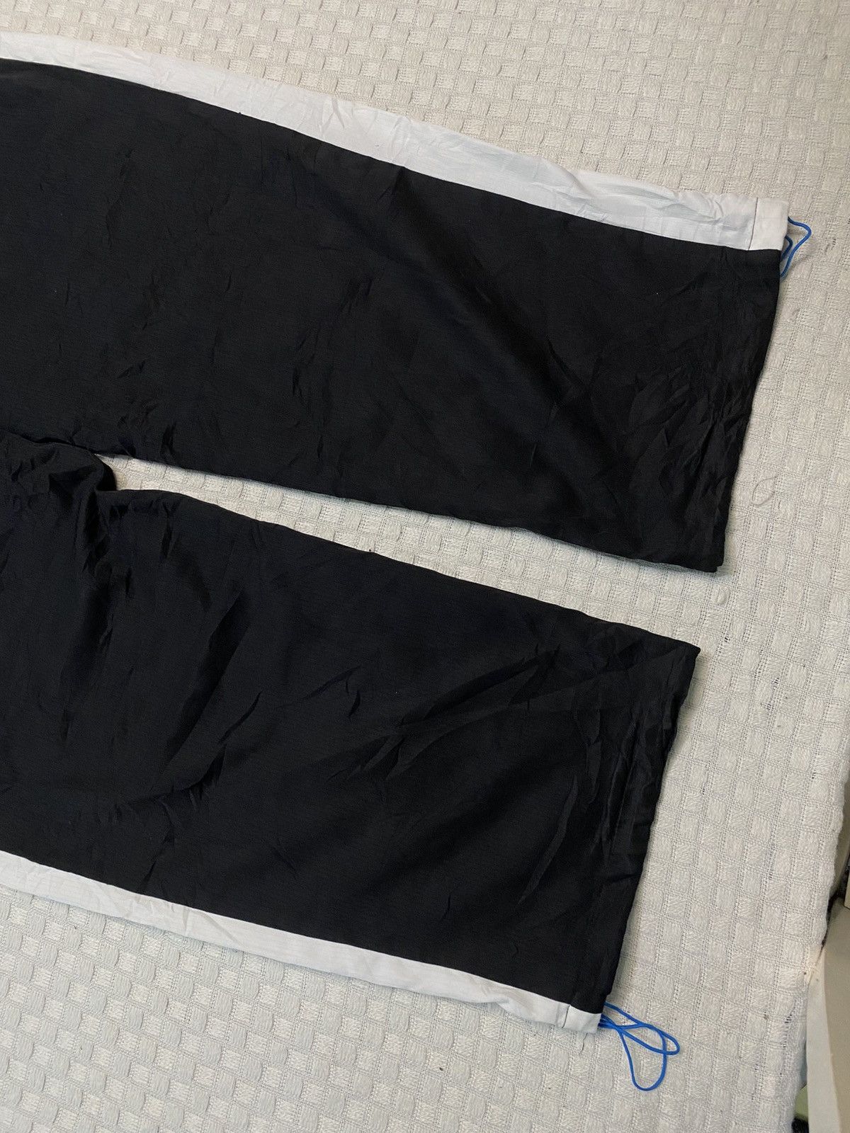 Carhartt Wip × Nike 💥VINTAGE NIKE SUPER BAGGY NYLON 90S WIDE LEG TRACK PANTS Y2K Size US 30 / EU 46 - 13 Thumbnail