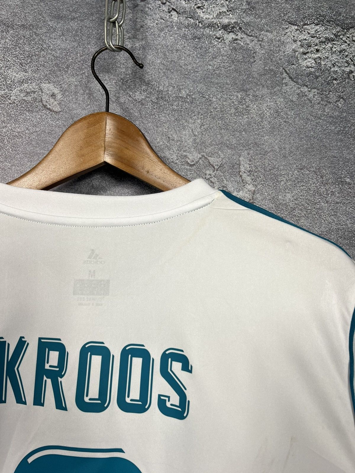 Adidas Adidas #8 Toni Kross Real Madrid Final Kiev 2018 Jersey Size US M / EU 48-50 / 2 - 18 Thumbnail
