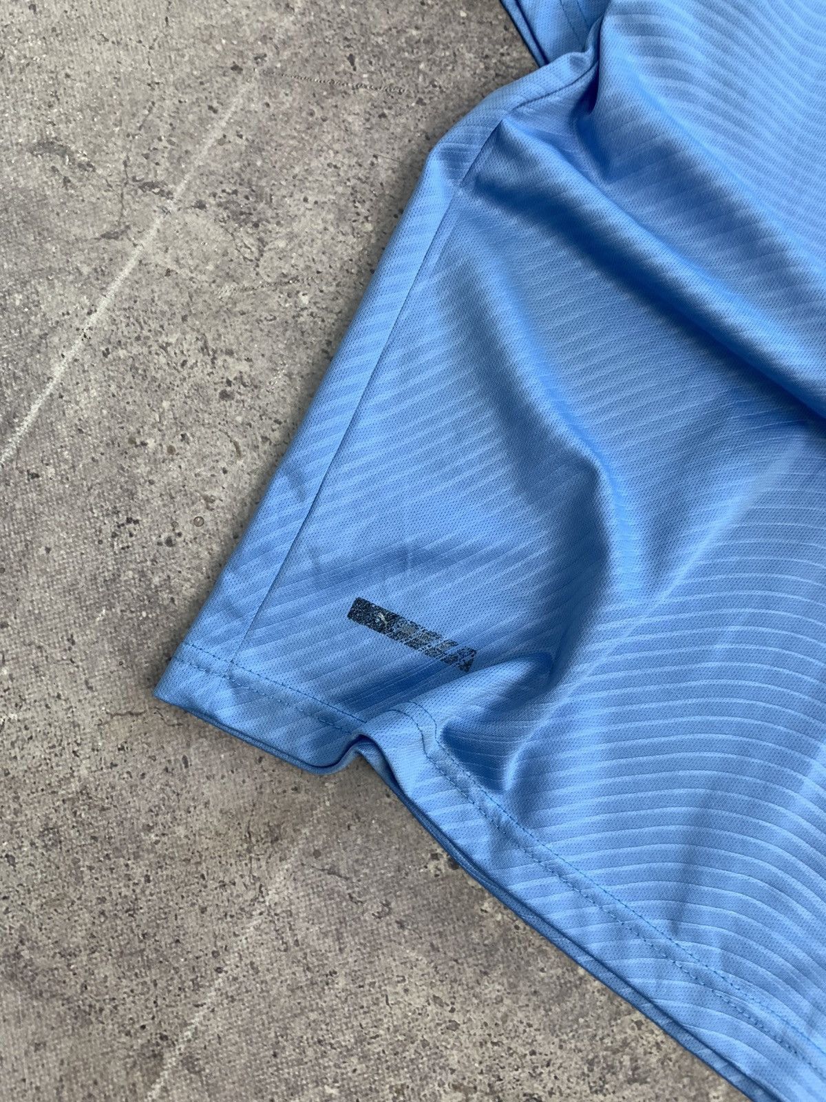 Vintage Vintage Y2K blockcore Fc ManCity sportswear Jersey KunAguero Size US L / EU 52-54 / 3 - 7 Thumbnail