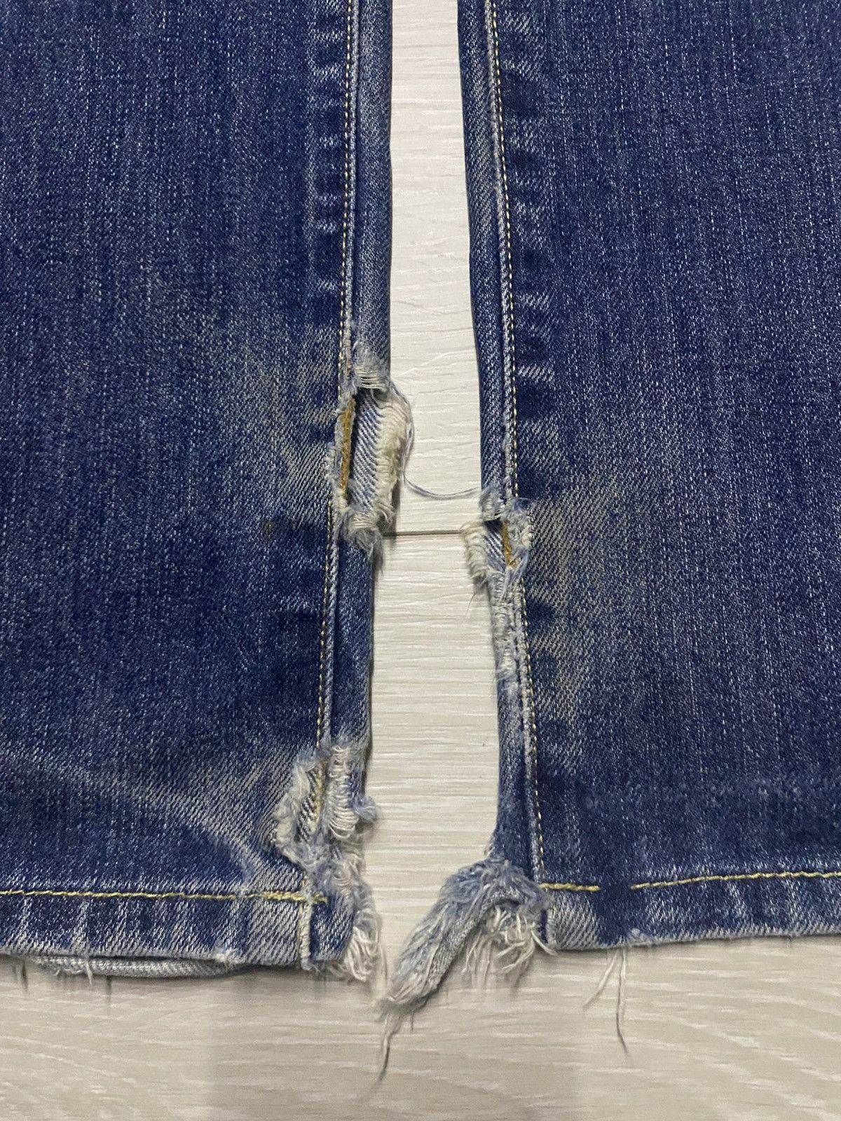 Uniqlo Vintage Japanese Uniqlo Faded Wash Destroy Slim Jeans Size US 30 / EU 46 - 11 Thumbnail