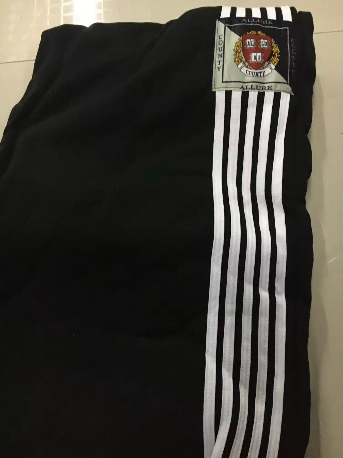 Japanese Brand Black Baggy Soccer Crest Track Pants Sweatpants Size US 31 - 5 Thumbnail
