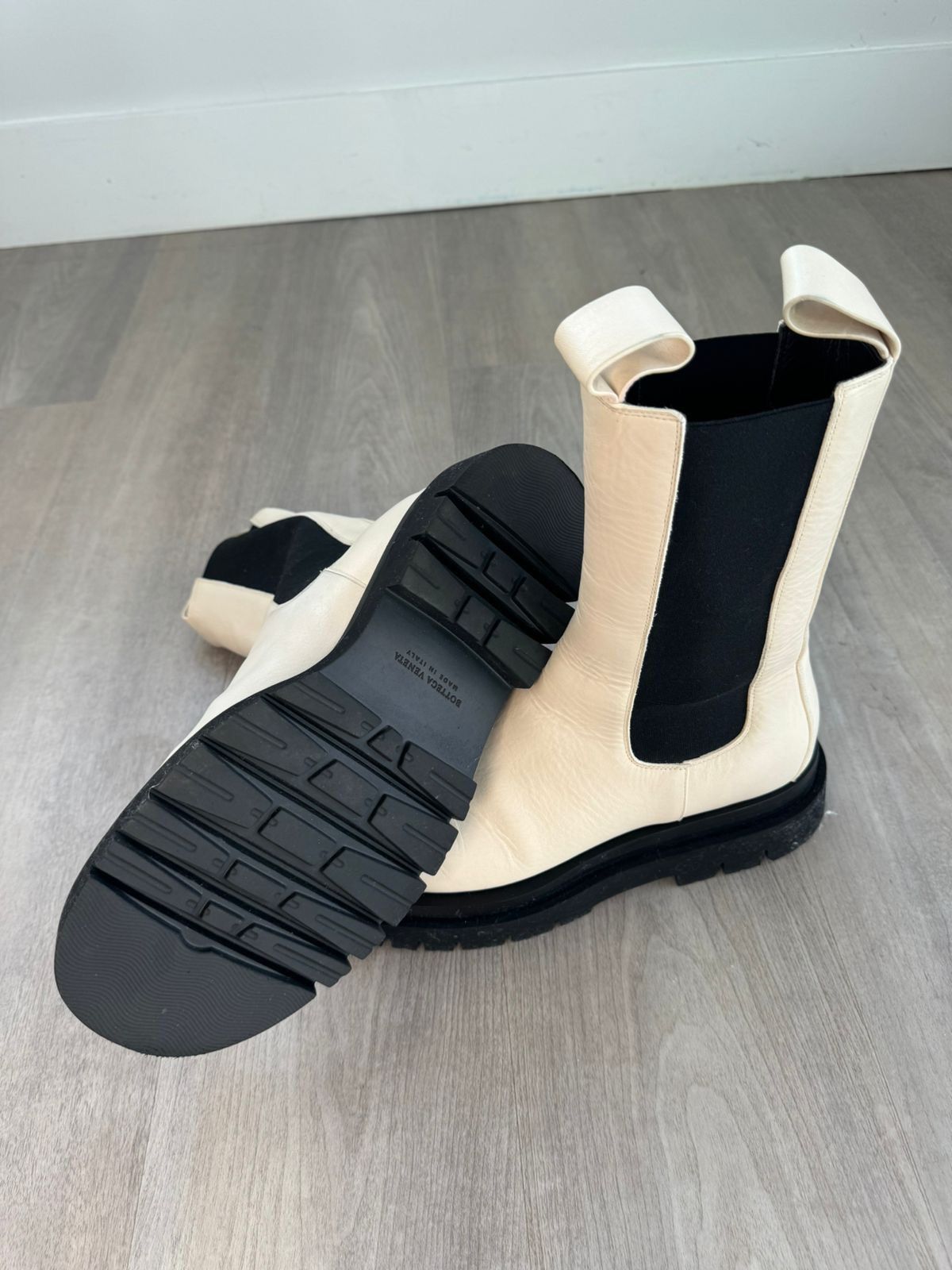 Bottega Veneta Bottega Veneta Off-White 'The Lug' Boots Size US 10 / EU 43 - 3 Thumbnail