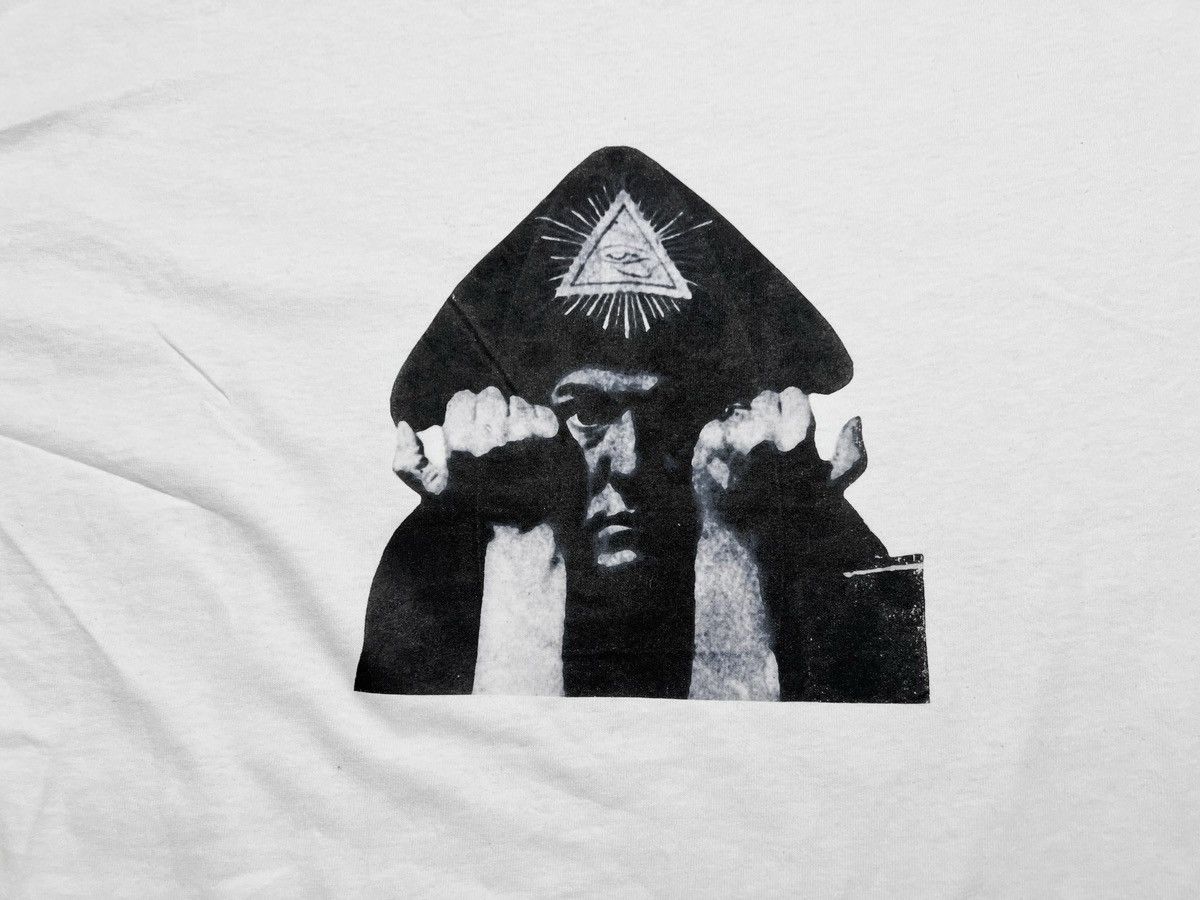 Vintage “Man Is Lord” T-Shirt Size US S / EU 44-46 / 1 - 2 Thumbnail