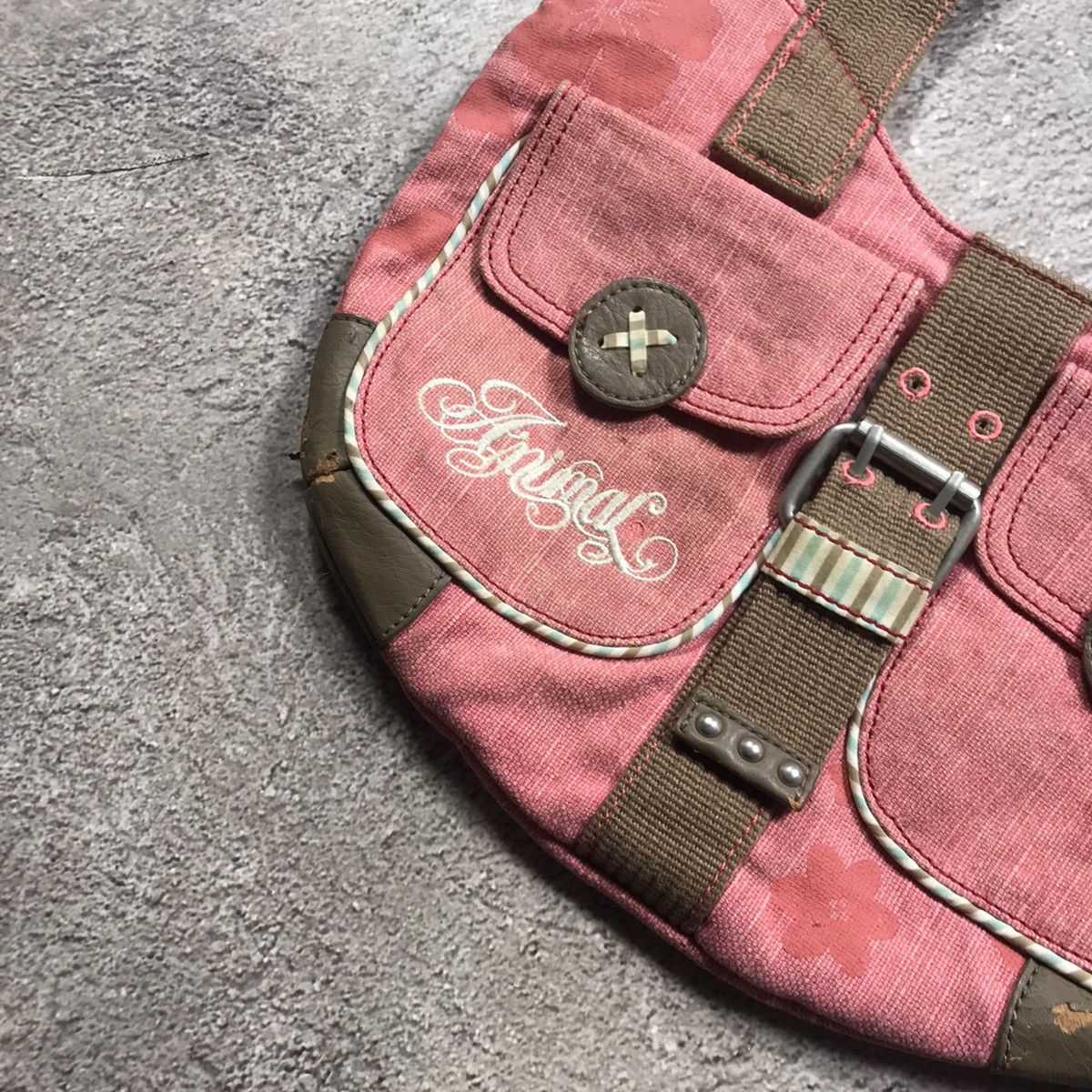 Vintage Vintage Y2K Pink Pocket Shoulder Bag Japanese Streetwear OS Size ONE SIZE - 3 Thumbnail