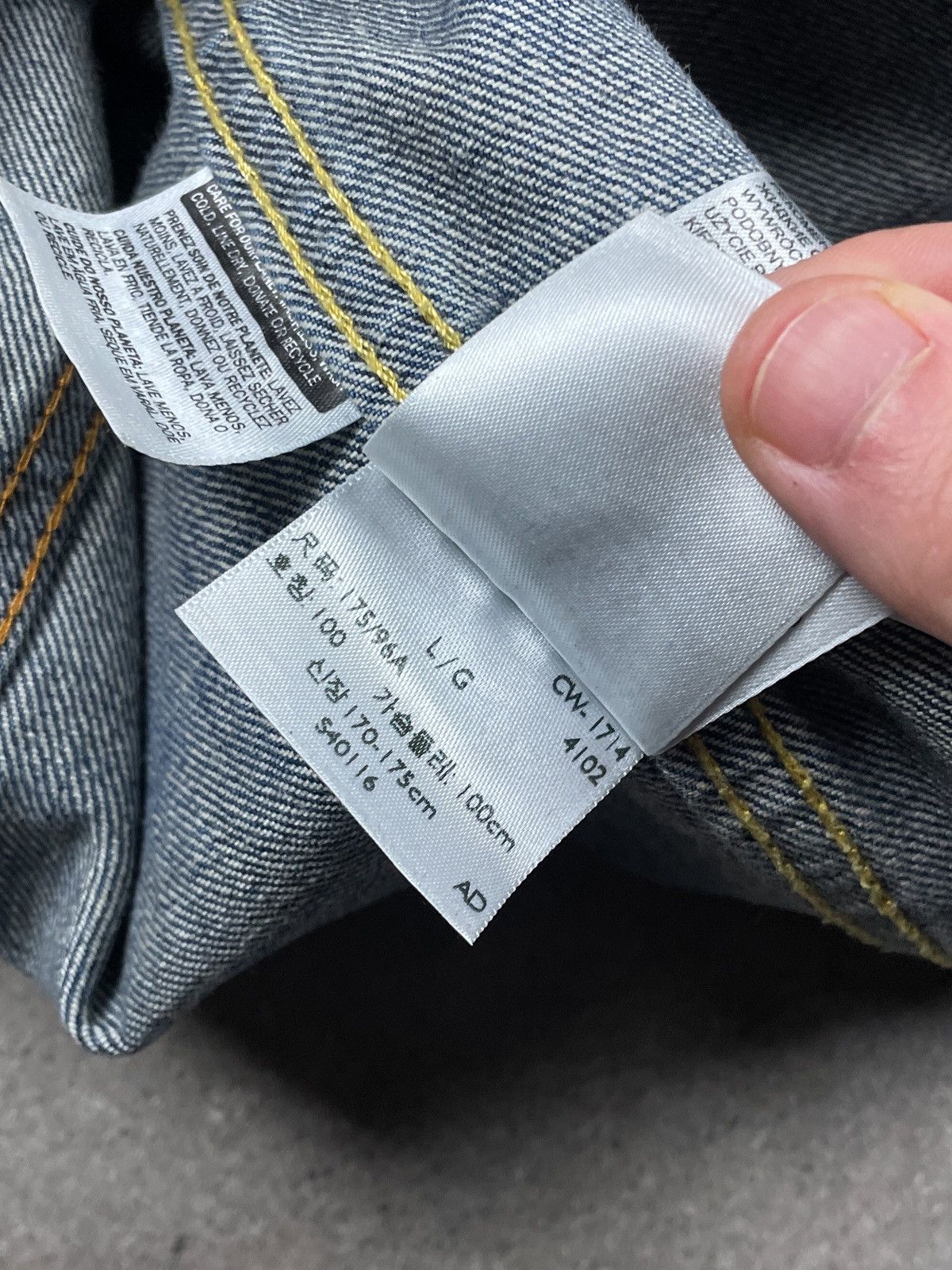 Levi's STEAL! 2000s Levi’s Big D Washed Denim Jacket Size US L / EU 52-54 / 3 - 10 Thumbnail