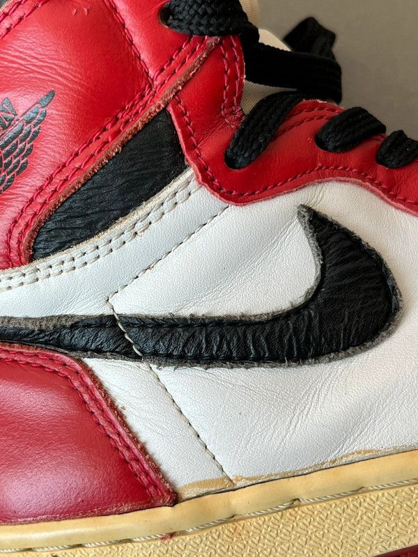 Jordan Brand Air Jordan 1 Retro Chicago 1994 Vintage Authentic Size US 8 / EU 41 - 8 Thumbnail